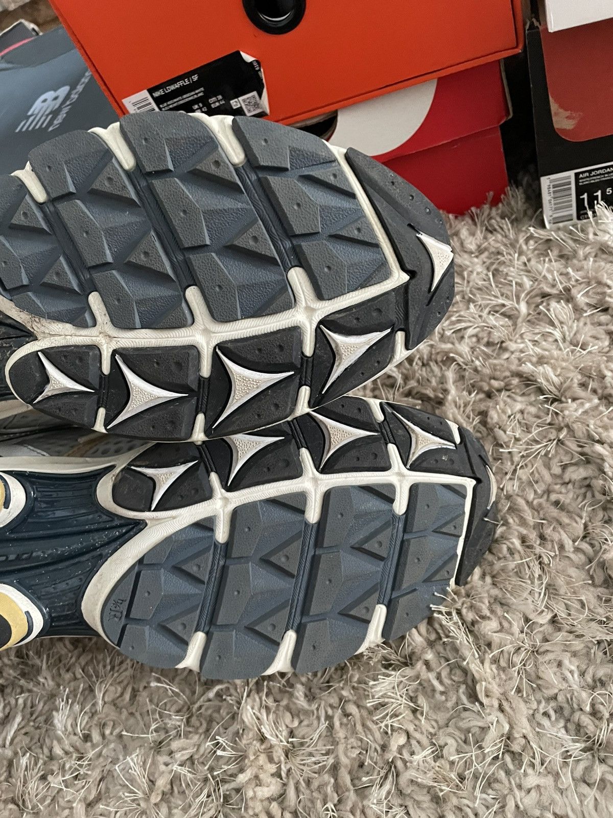 Saucony Saucony Progrid Triumph 4 ‘Fabricated Future’ Size US 14 / EU 47 - 10 Thumbnail