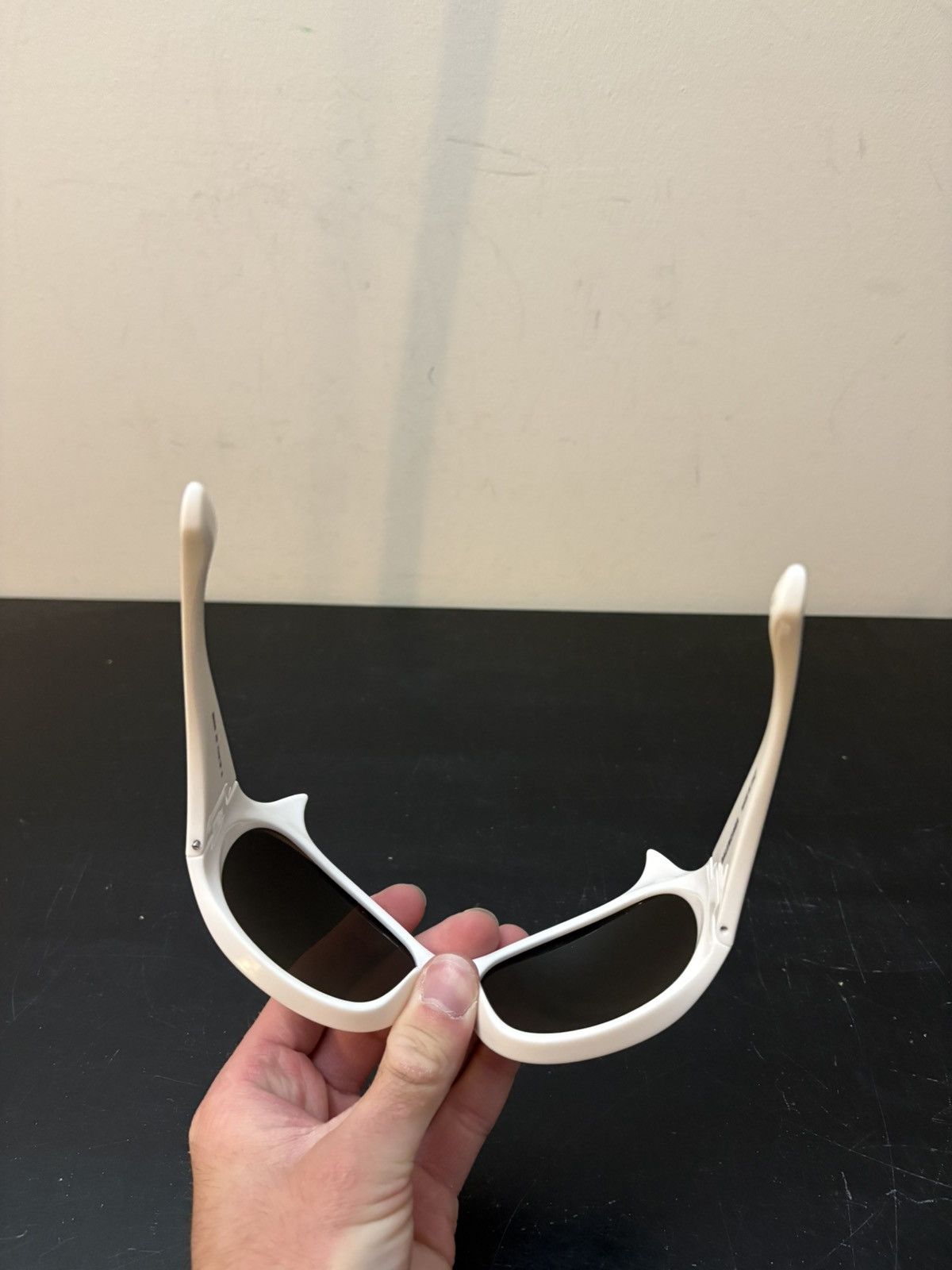 Balenciaga Balenciaga Gotham Cat Oversized Frame Sunglasses White Size ONE SIZE - 7 Thumbnail