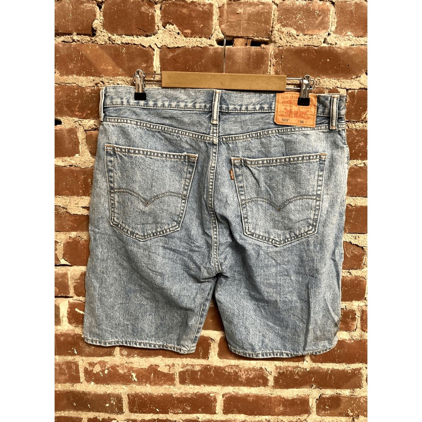 Levi's Levi's 505 Jean Shorts Mens Size 36 Blue Denim Bermuda Mid Rise 5-Pocket 10in Inseam Regular Fit shirt? Size US 36 / EU 52 - 2 Thumbnail