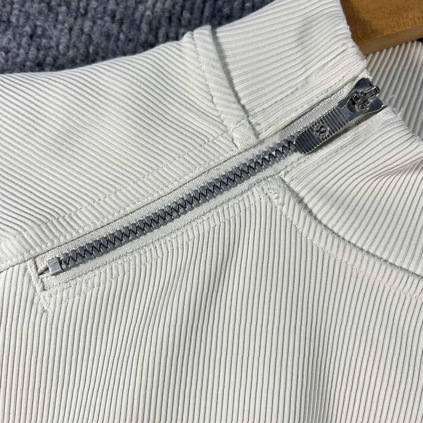 Lululemon Lululemon Ribbed Luxtreme Wide-Sleeve Pullover White Women XS Sweater Casual Size XS / US 0-2 / IT 36-38 - 3 Thumbnail