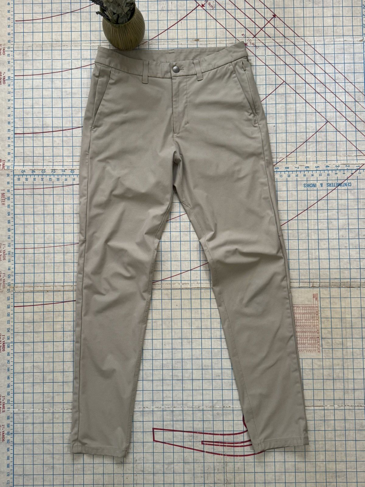Lululemon Commission Casual Pants Size 31 Light Tan Khaki