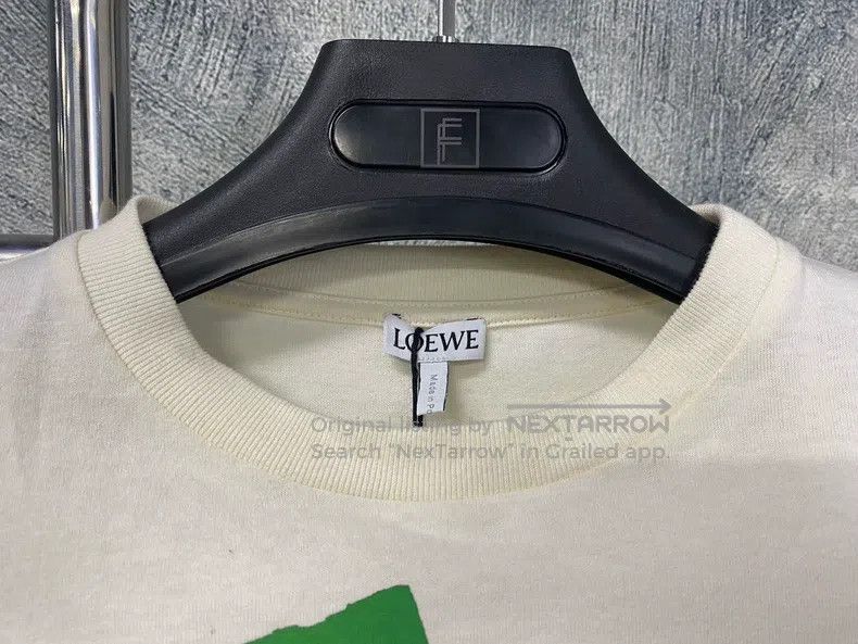Loewe LOEWE White chest logo golden green square crew neck short Size XS / US 0-2 / IT 36-38 - 2 Thumbnail