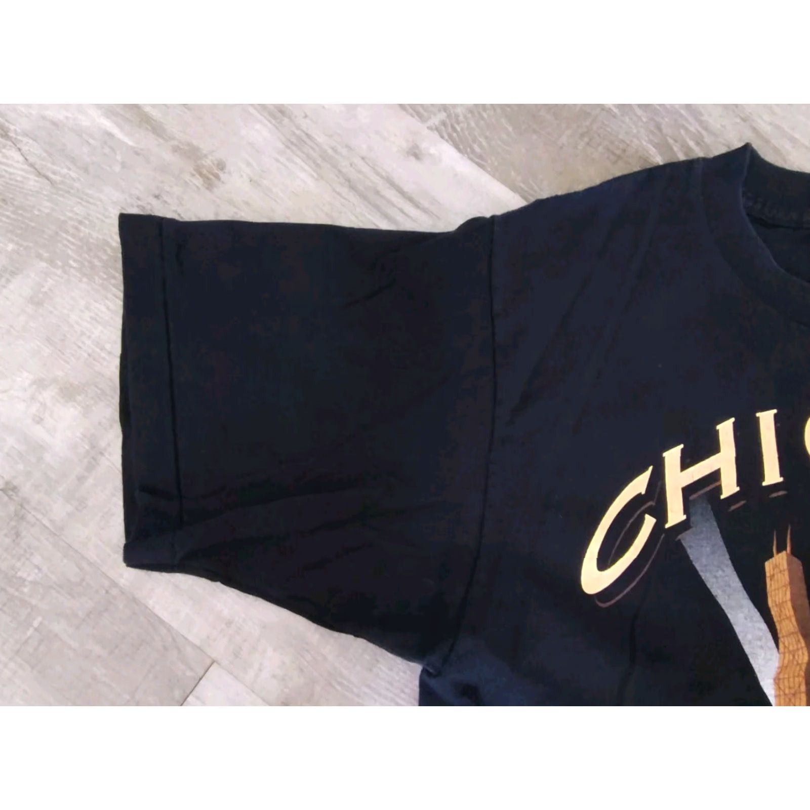 Vintage VINTAGE Islander Sportswear Chicago City T-Shirt Men L Single Stitch Crew Neck Black 100% Cotton 90s Theme Size US L / EU 52-54 / 3 - 6 Thumbnail