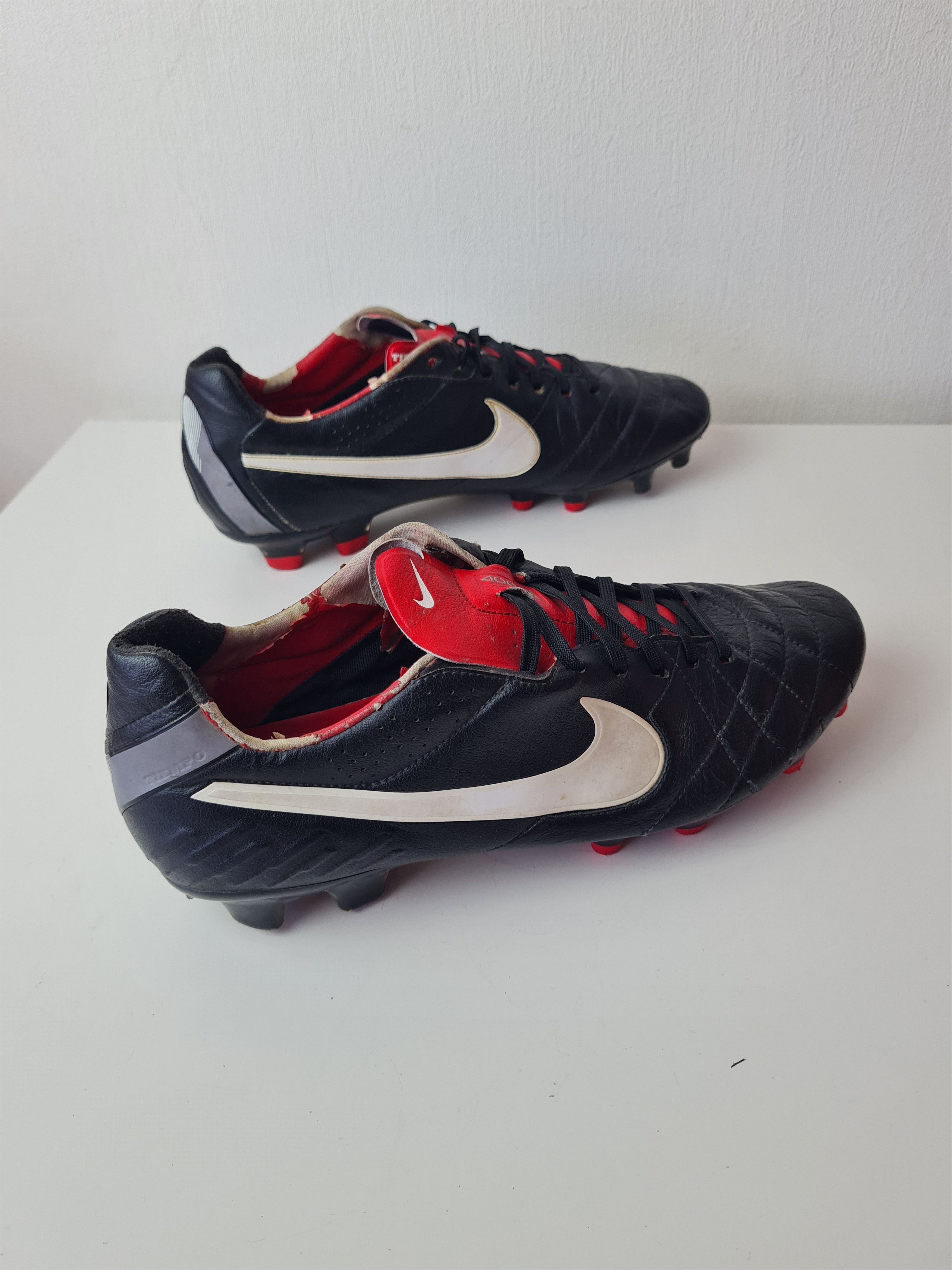 Nike Football cleats boots 2012 454309-010 NIKE TIEMPO MYSTIC Size US 9 / EU 42 - 7 Thumbnail