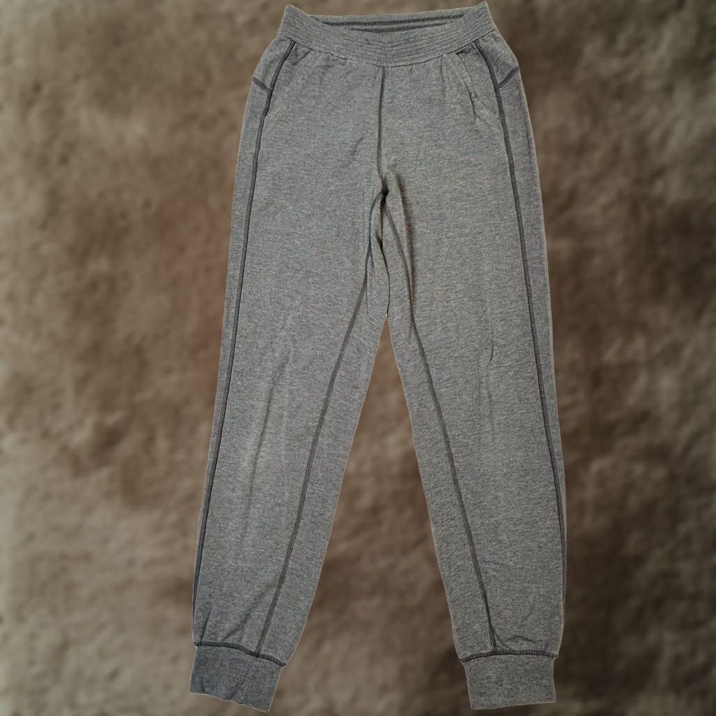 Lululemon Lululemon Pants Women’s Size 4 Light Gray Joggers Active Sweatpants Size 27" / US 4 / IT 40 - 1 Thumbnail