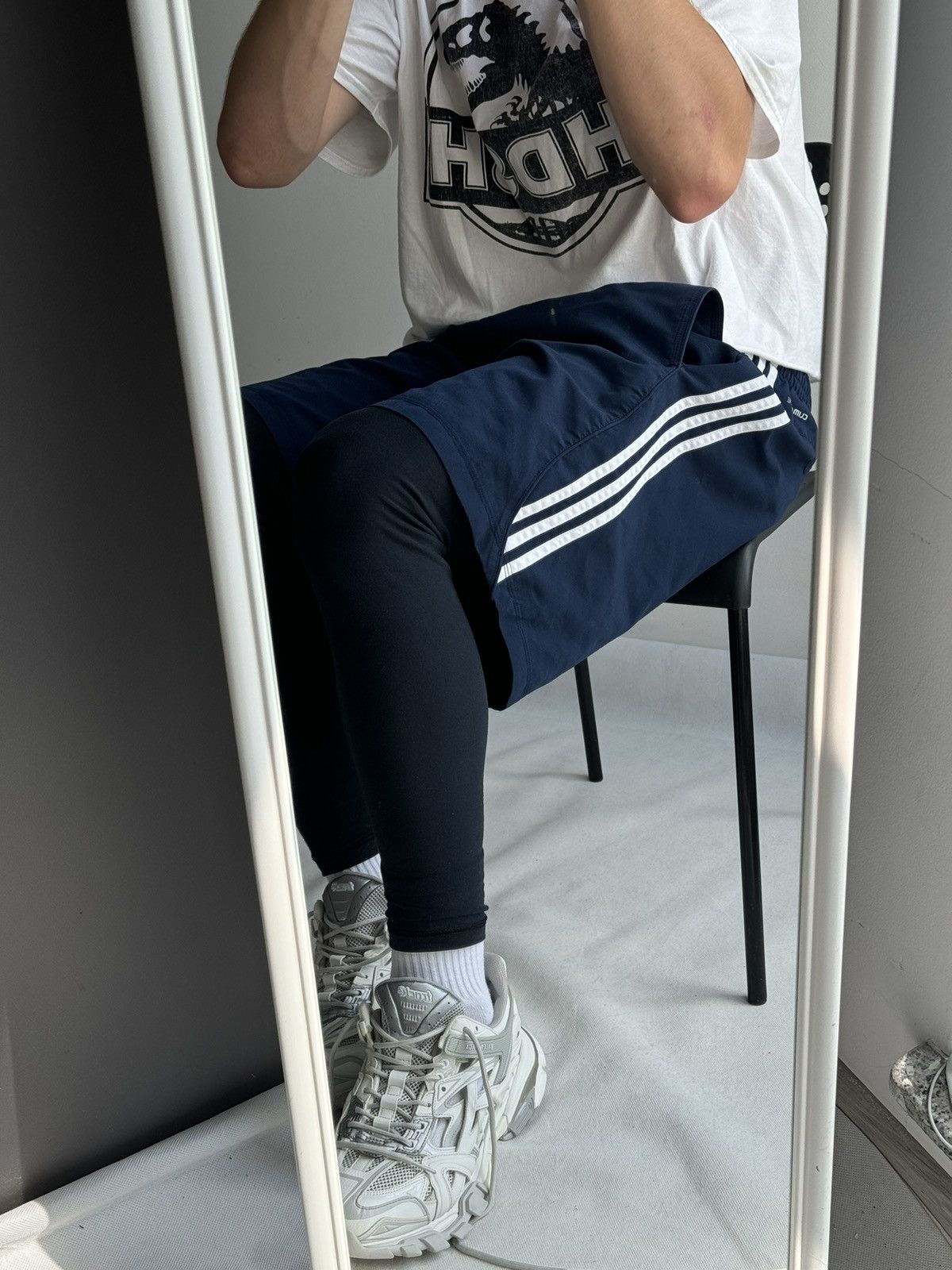 Adidas Adidas Baggy Shorts Balenciaga Style Size US 32 / EU 48 - 1 Thumbnail