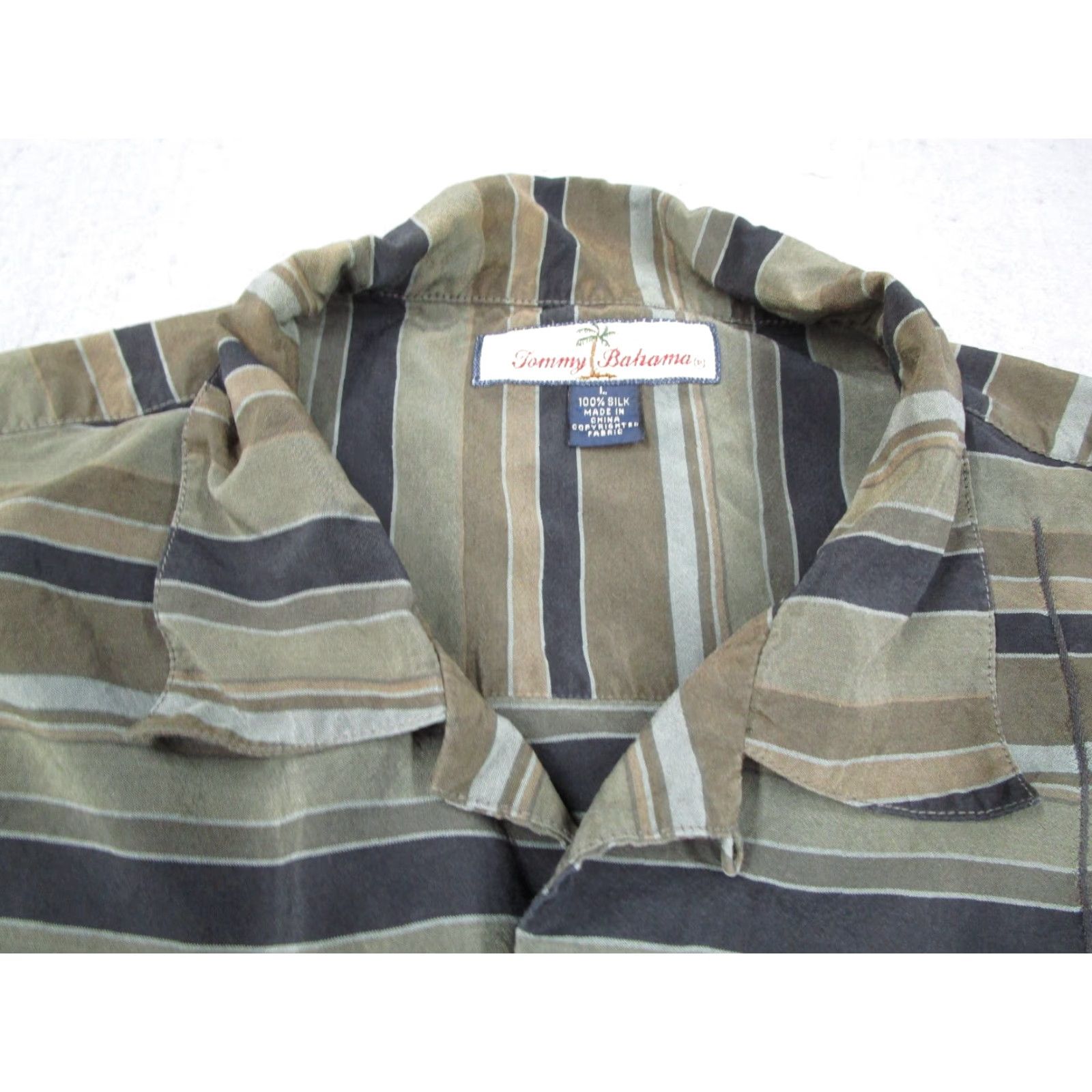 Tommy Bahama VINTAGE Tommy Bahama Shirt Men Large Green Silk Button Up Loop Collar Tiki Size US L / EU 52-54 / 3 - 3 Thumbnail