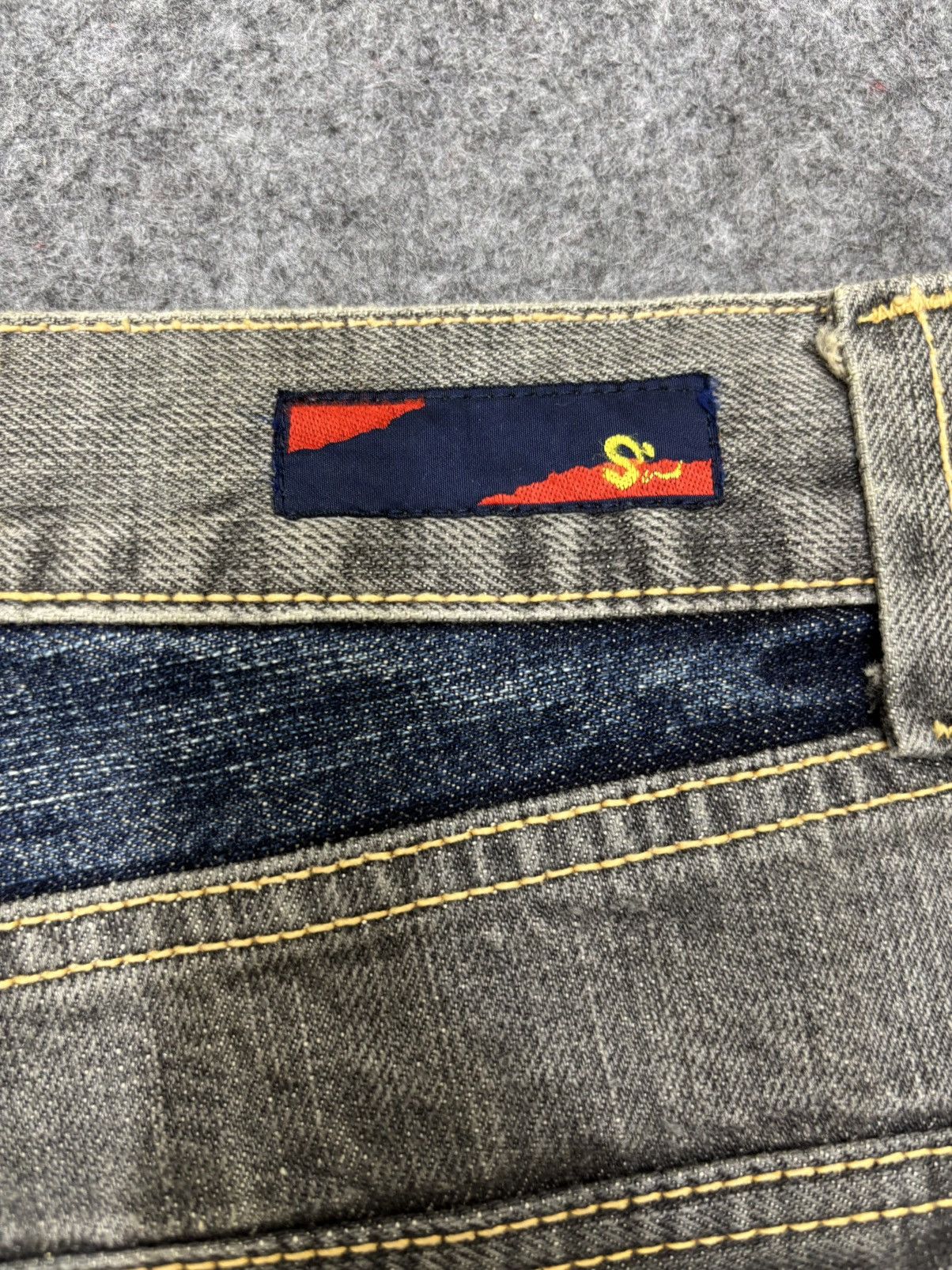 Japanese Brand 💥90s Style💥Japanese Brand Two Tones Sturdy Bush Denim F692 Size US 31 - 16 Thumbnail