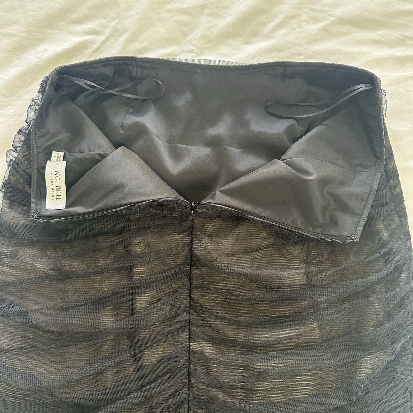 Other Teri Jon Black Ruched Tulle Pencil Skirt Size 8 Size 30" / US 8 / IT 44 - 6 Thumbnail