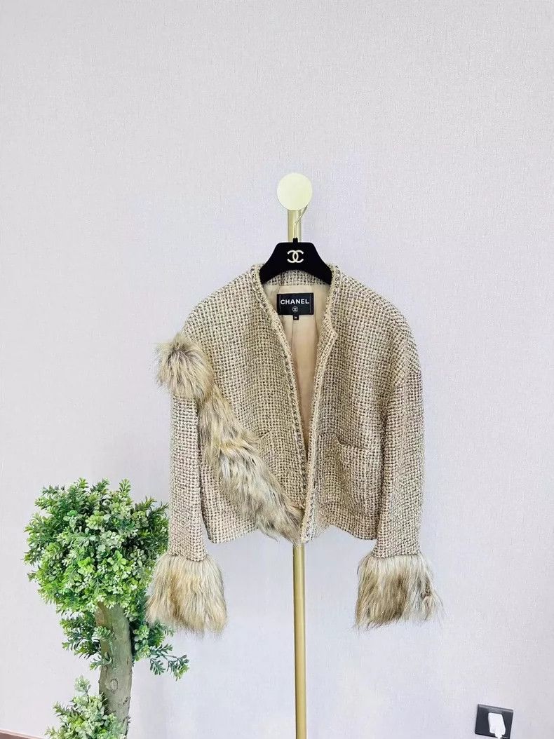 Chanel Chanel Handicraft workshop to prepare stitched coats Size XS / US 0-2 / IT 36-38 - 1 Thumbnail