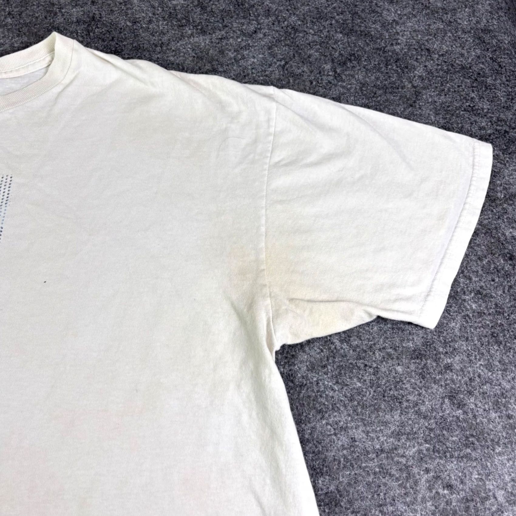 Quiksilver VINTAGE Quiksilver Graphic T-Shirt Mens XL White Surf Skate Short Sleeve Tee Size US XL / EU 56 / 4 - 7 Thumbnail