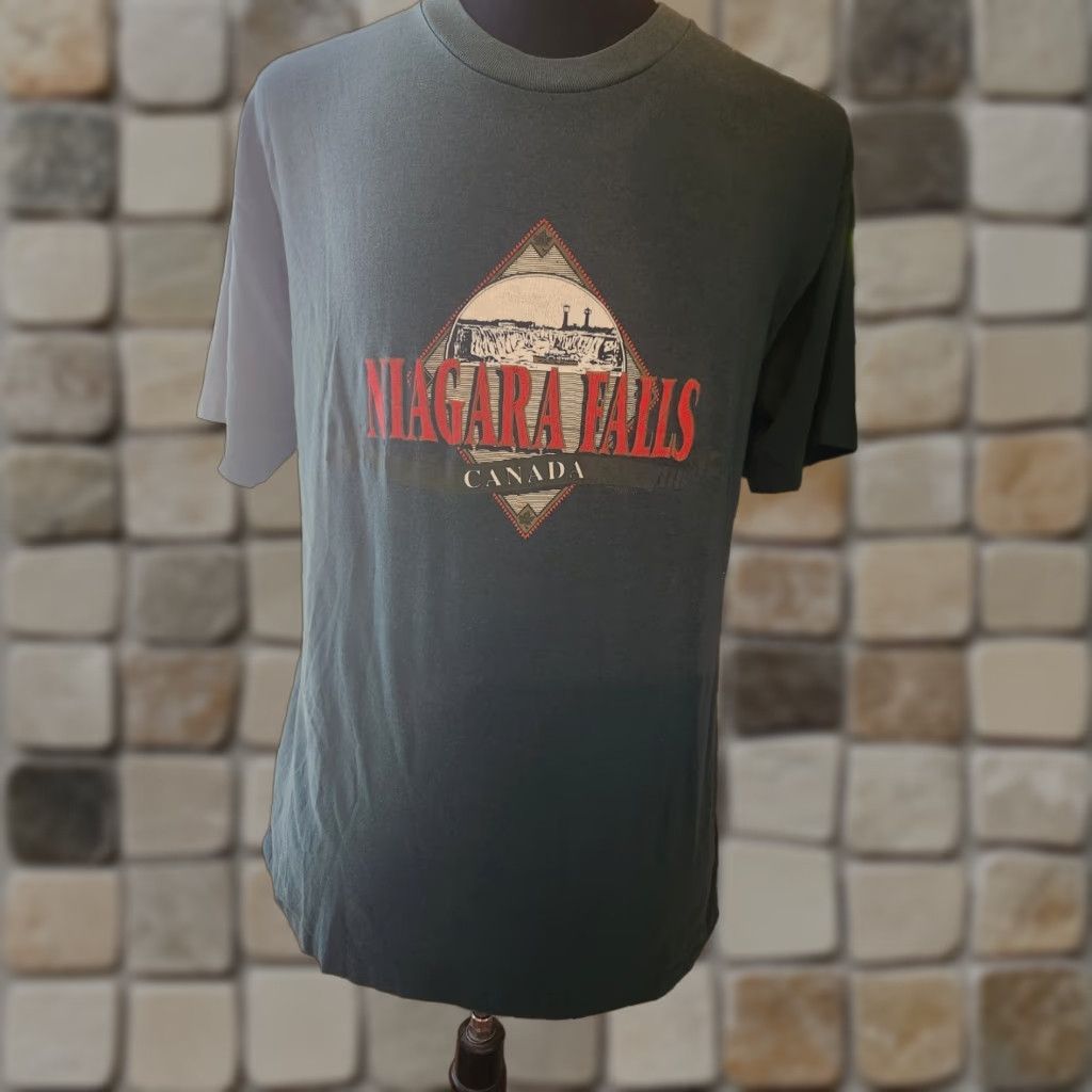 Vintage VINTAGE Niagara Falls Dark Green Single Stitch Souvenir T-Shirt L Adult Mens 80s Green Graphic Print Crew Neck Short Sleeve Cotton Size US L / EU 52-54 / 3 - 1 Thumbnail