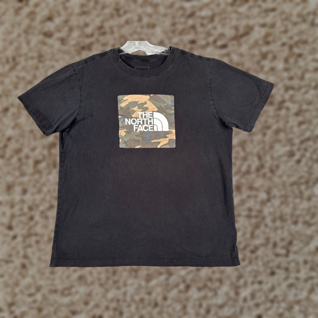 The North Face The North Face Shirt Men L Black Crew Neck Logo 100% Cotton Read All Seasons Breathable Size US L / EU 52-54 / 3 - 1 Thumbnail