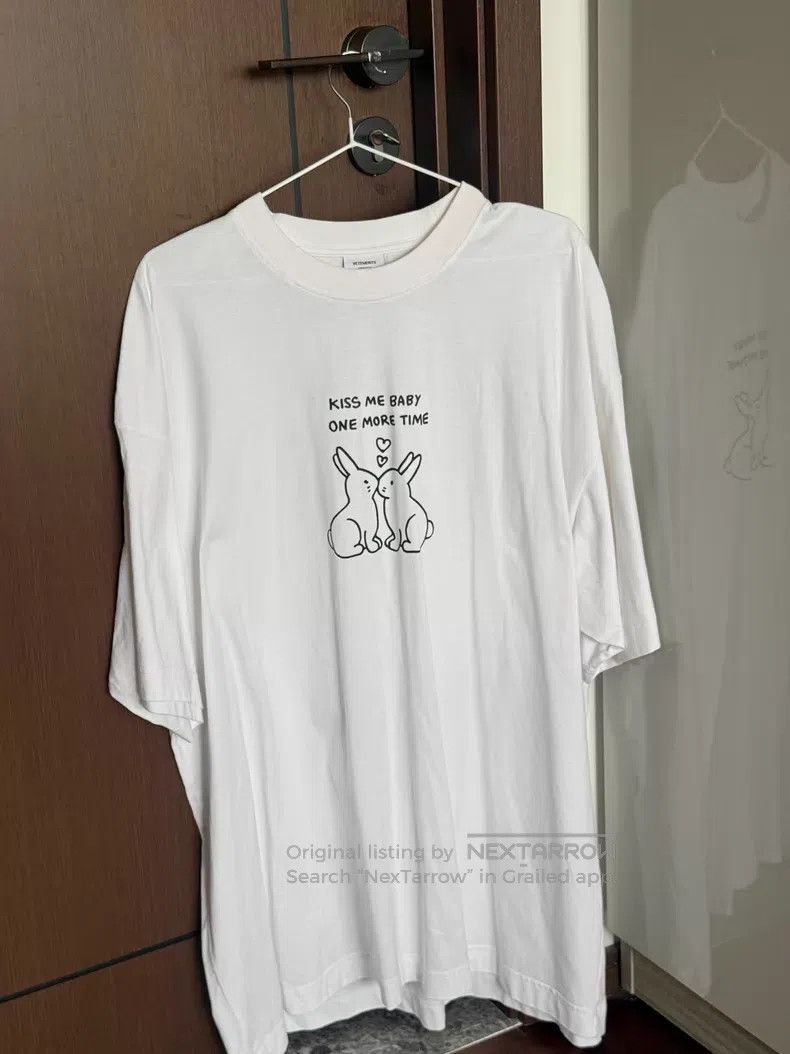 Vetements VETEMENTS Rabbit Slogan Short Sleeve Size US S / EU 44-46 / 1 - 1 Thumbnail