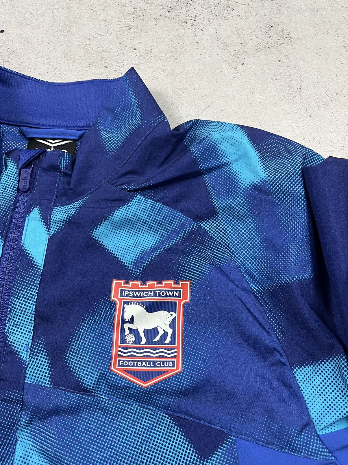 Umbro Umbro Ipswich Towm Football Jacket Training Soccer size M Size US M / EU 48-50 / 2 - 2 Thumbnail