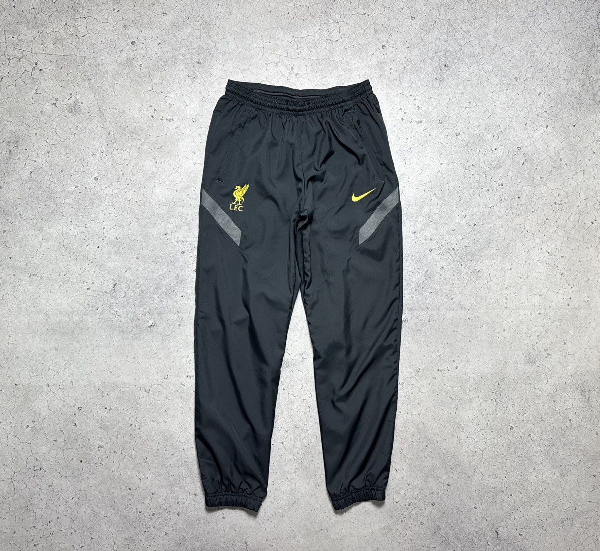 Nike Nike FC Liverpool Nylon Football Track Suit Jacket And Pants Size US M / EU 48-50 / 2 - 10 Thumbnail