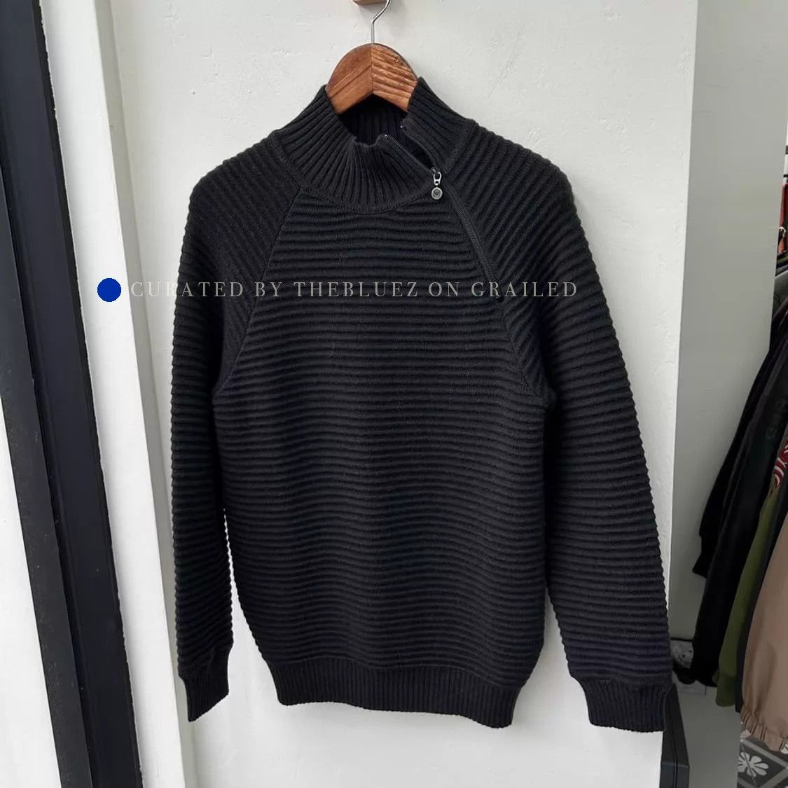 Armani Vintage Deconstructed Knit Sweater Size US S / EU 44-46 / 1 - 1 Thumbnail