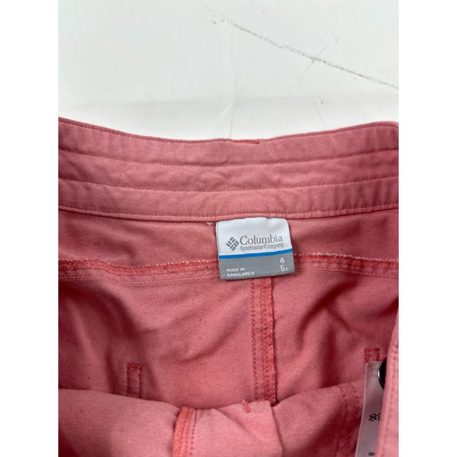Vintage Columbia Shorts Womens 5 Pink Bermuda Lightweight Hiking High Waisted Pockets Size 27" / US 4 / IT 40 - 4 Thumbnail