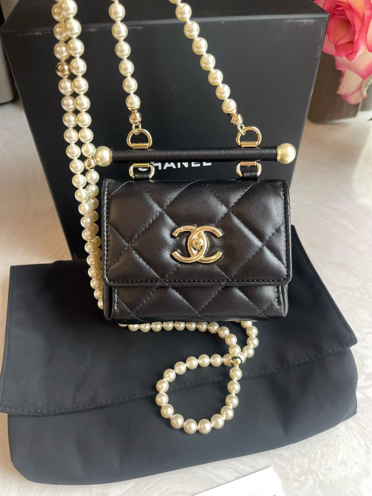 Chanel Pre-loved Bag Very good condition Size ONE SIZE - 1 Thumbnail