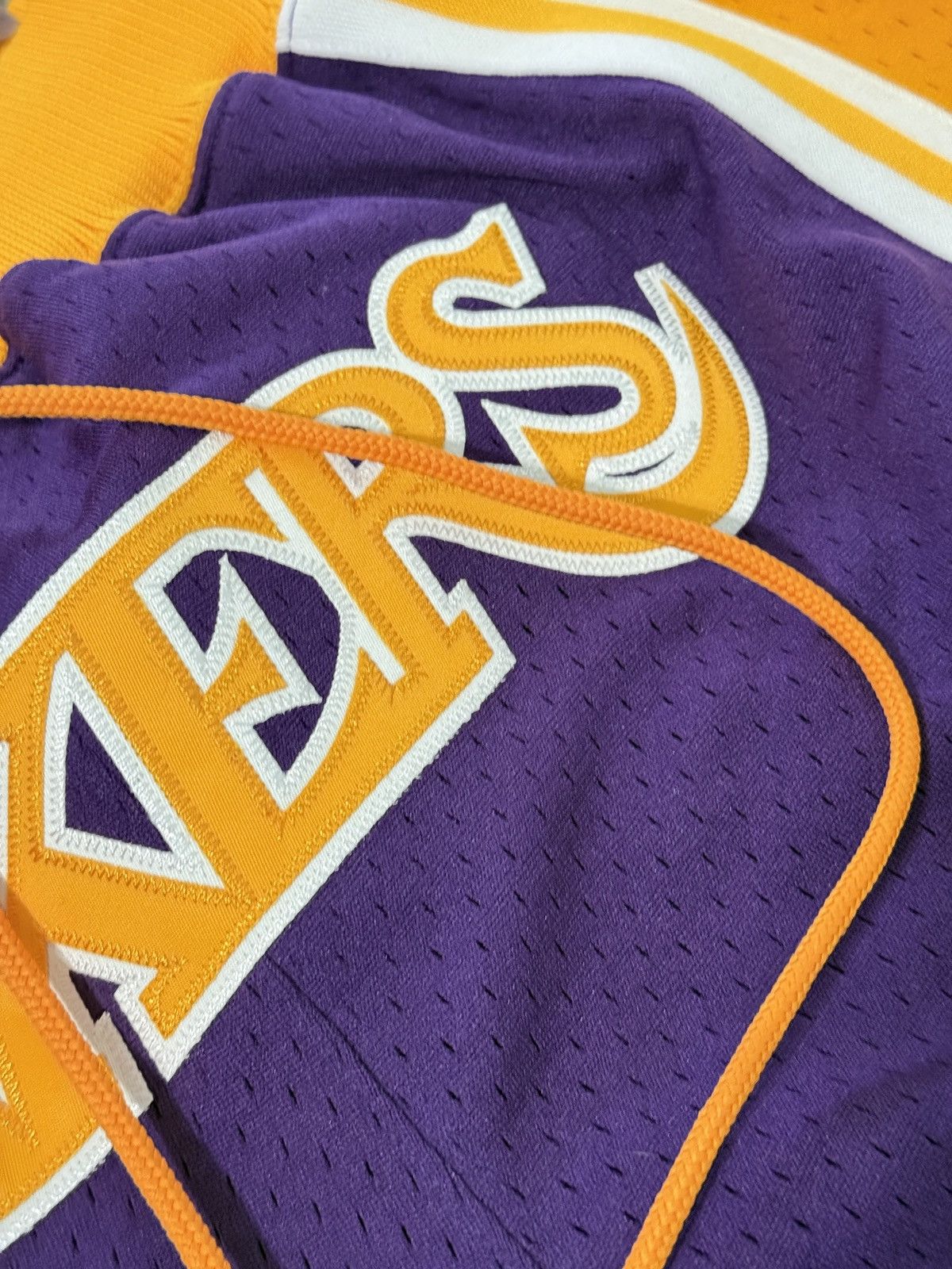 Just Don Just Don Lakers Shorts Size US 32 / EU 48 - 4 Thumbnail