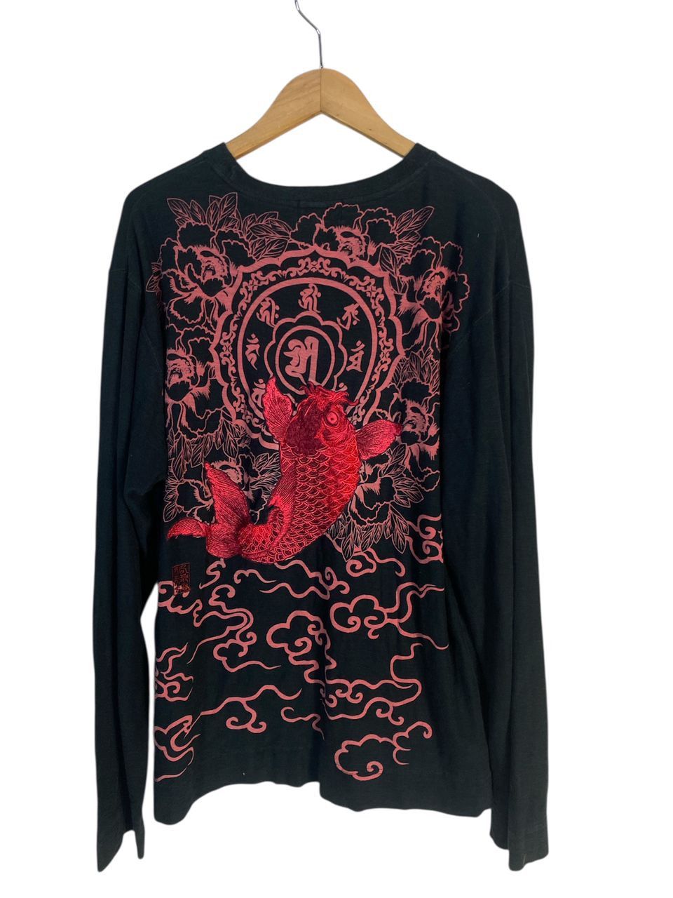 Japanese Brand Karakuri tamashi embroidered koi fish long sleeve tshirt Size US L / EU 52-54 / 3 - 1 Thumbnail