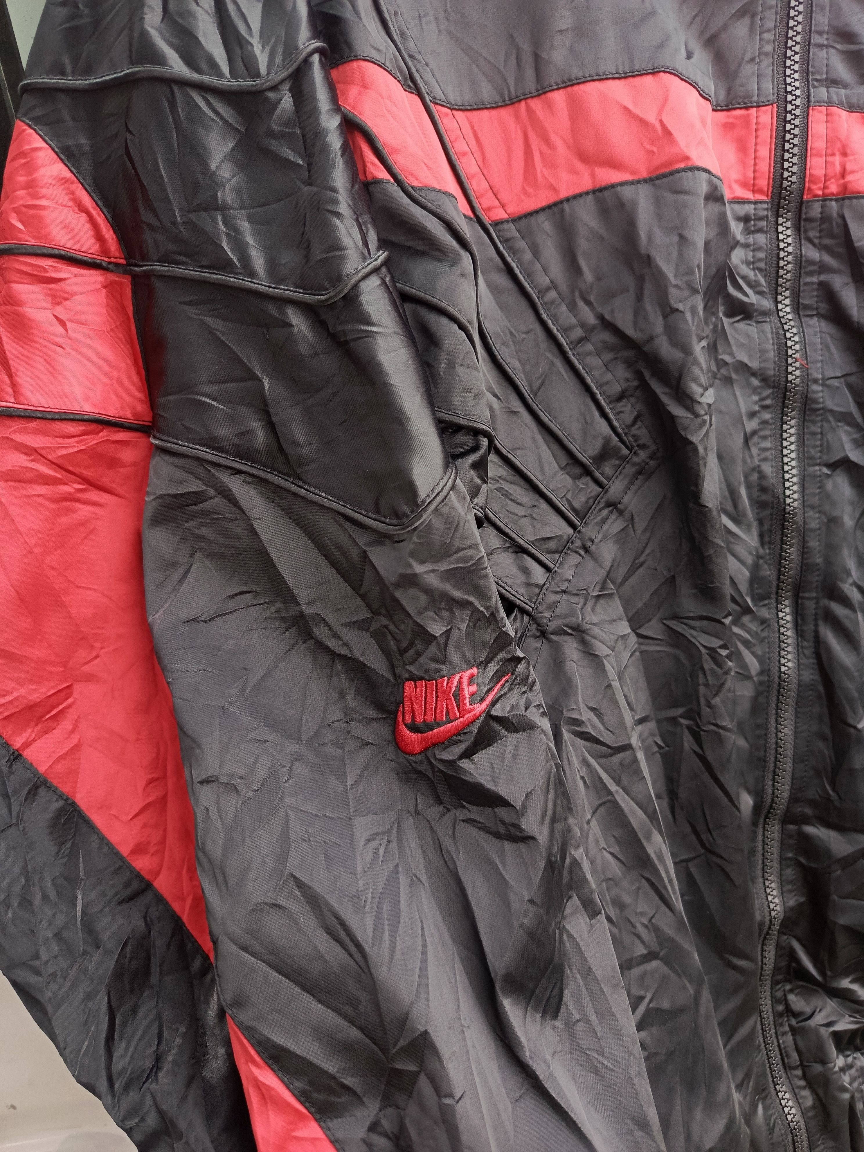 Jordan Brand Jordan Sportswear AJ 5 Satin Jacket in the "Black/Gym Red Size US XL / EU 56 / 4 - 5 Thumbnail