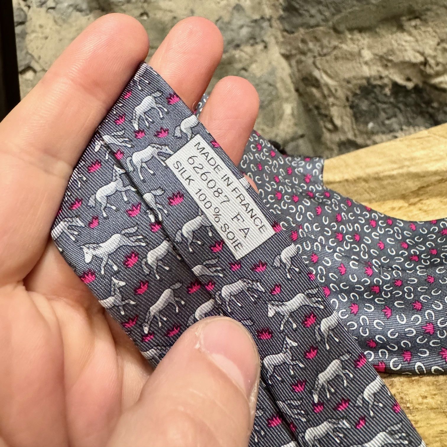 Hermes Hermès Small Horseshoe Prints Grey Silk Tie Size ONE SIZE - 4 Thumbnail