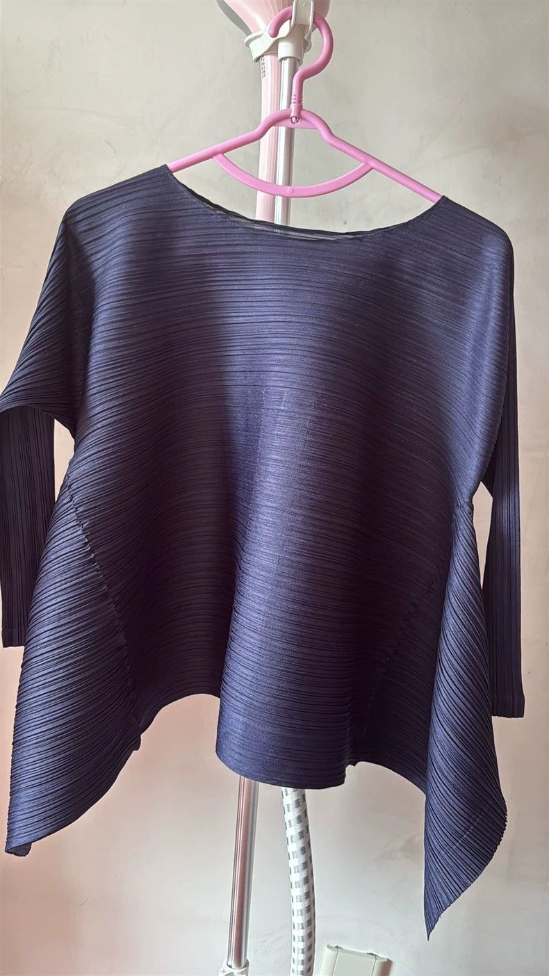 Issey Miyake Issey Miyake Navy blue top Size L / US 10 / IT 46 - 2 Thumbnail