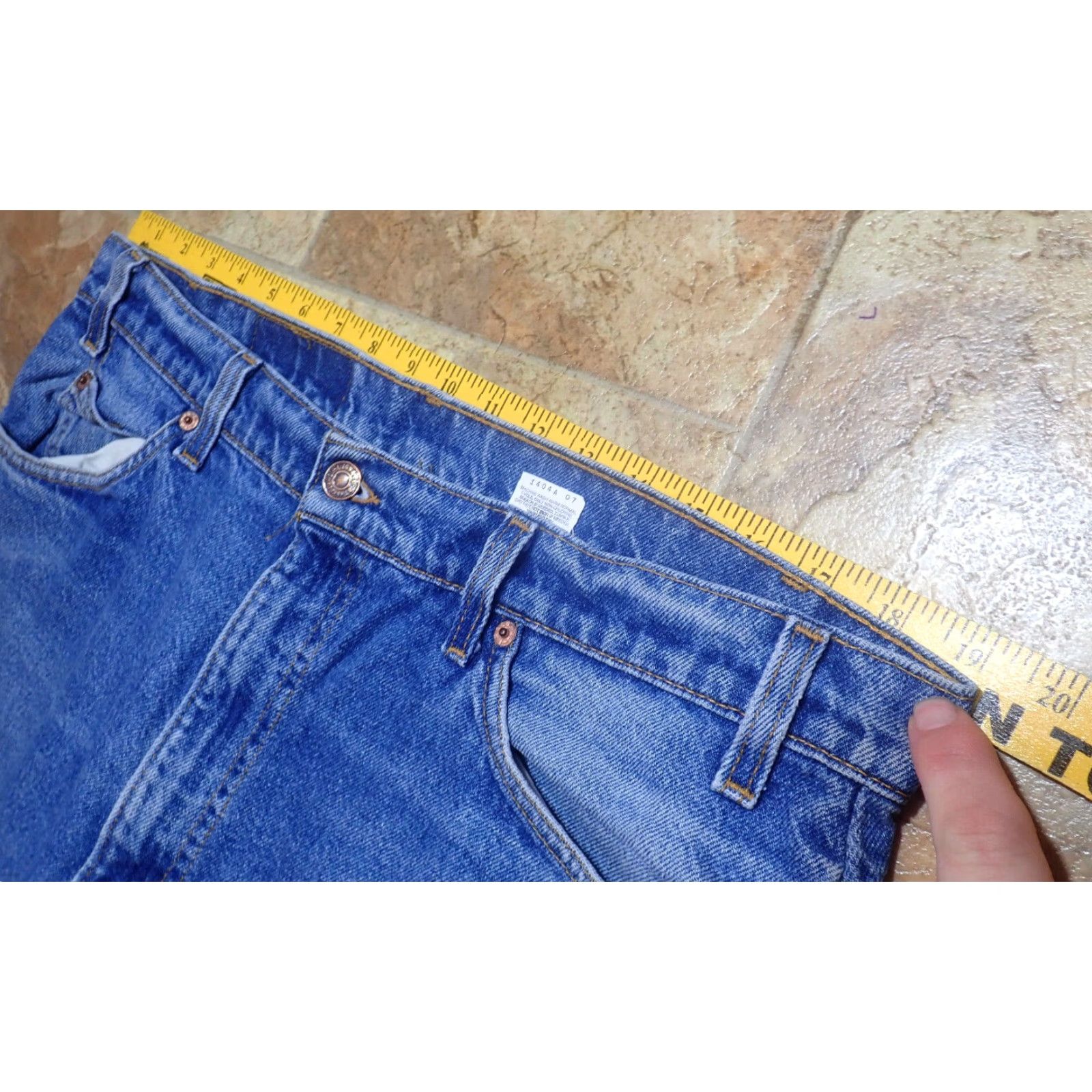 Levi's Vintage 90s Levi's Blue Jeans 38x28 Tag 38x30 (Tag 38x30 9s item title). Size US 38 / EU 54 - 6 Thumbnail