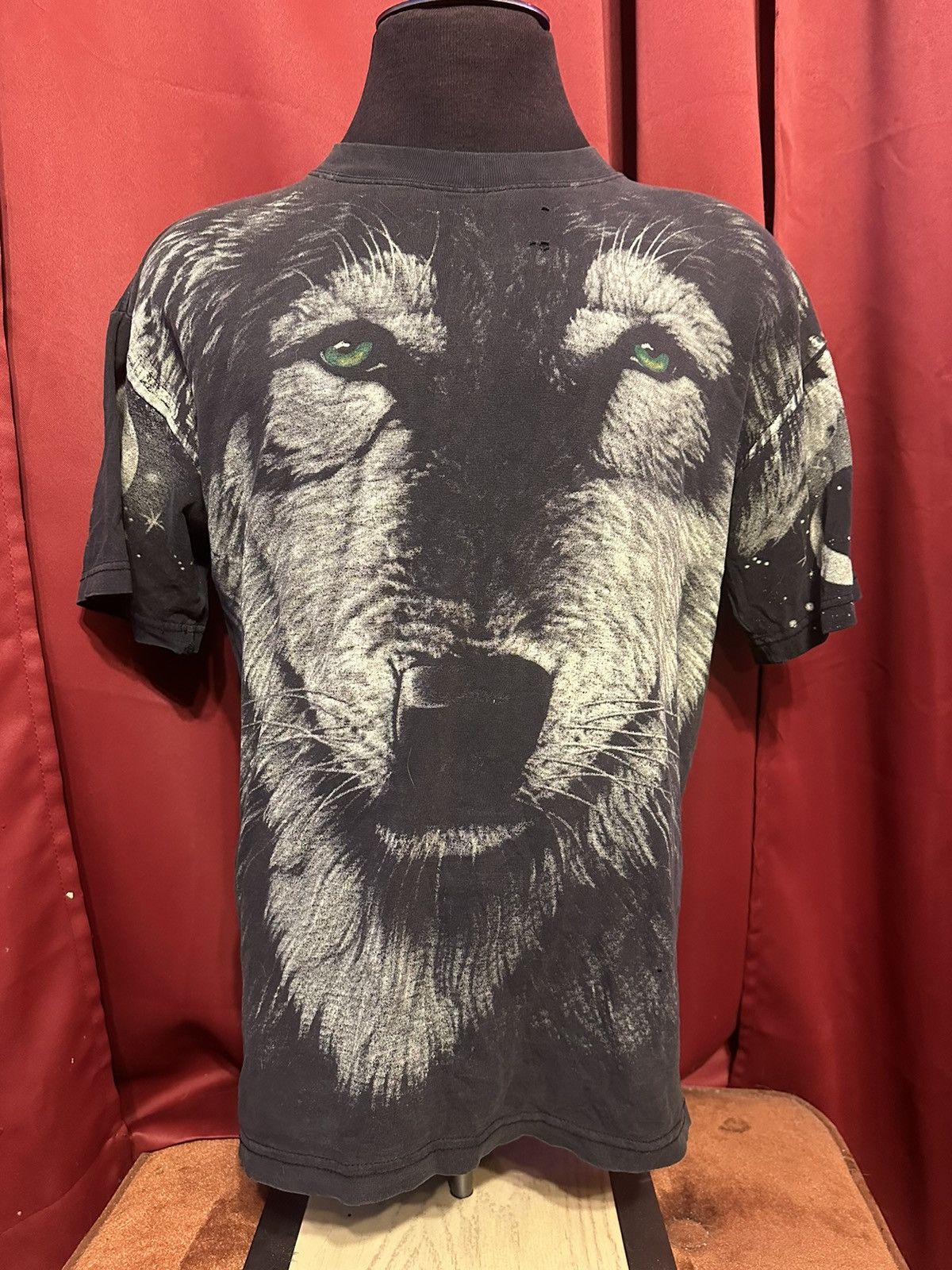 Vintage Vintage Wolf Tee 90s Animal Tee All Over Print Nature Grail Size US L / EU 52-54 / 3 - 1 Thumbnail