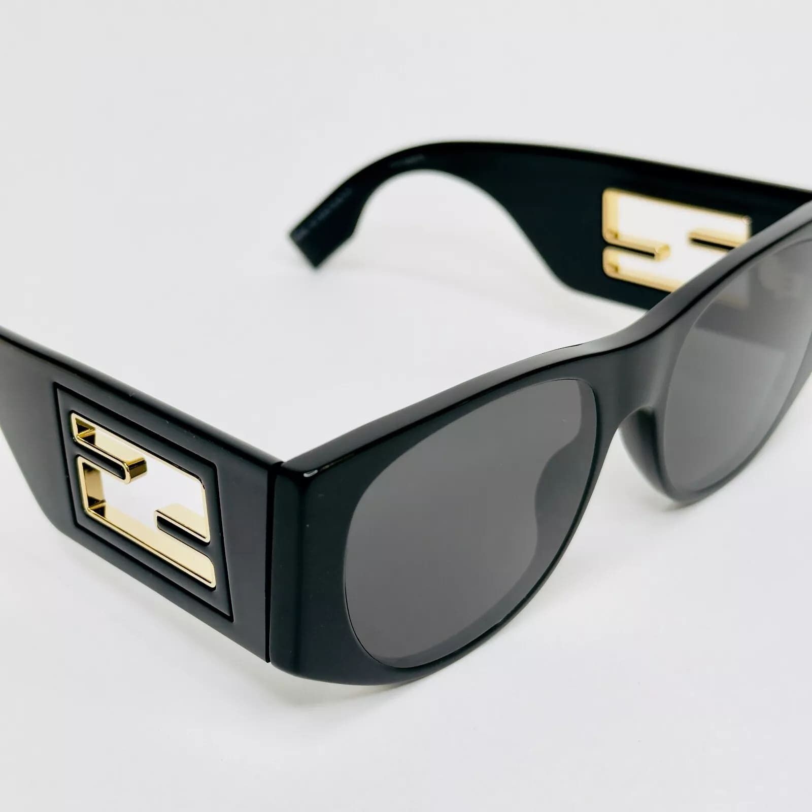 Fendi FENDI BAGUETTE Logo 40109 Black Fashion Square FE40109I Size ONE SIZE - 5 Thumbnail