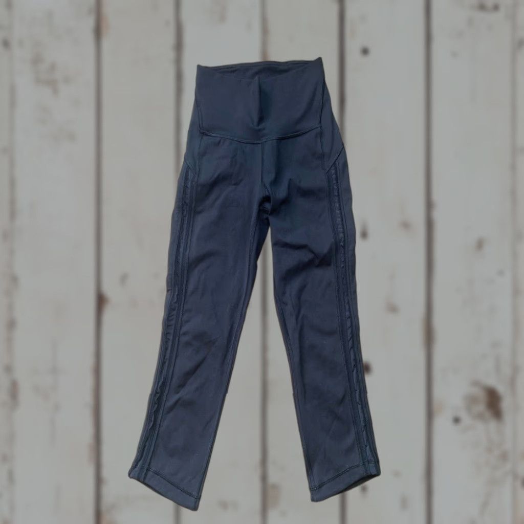 Lululemon Lululemon Wunder Under Crop (Hi-Rise) Awakend Leggings Black 2 Women Regular Capri 2 Black Womens Size 26" / US 2 / IT 38 - 1 Thumbnail