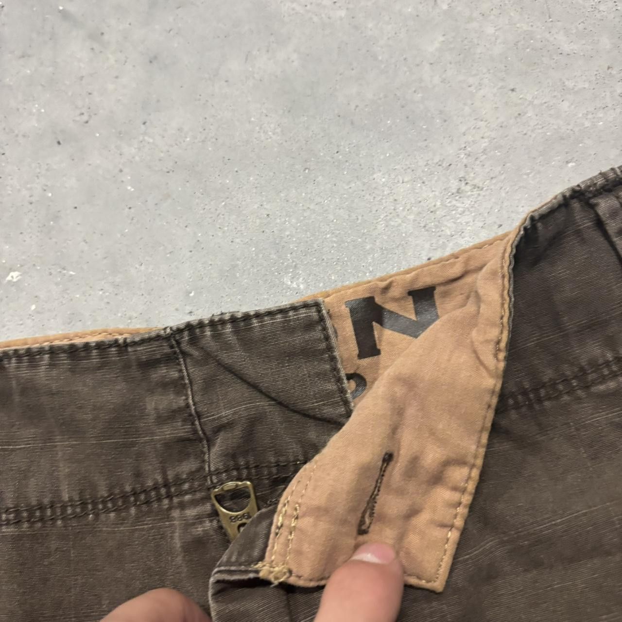 Japanese Brand × Vintage Crazy Vintage Y2K/2000s Baggy Brown Streetwear Skater Style Cargo Shorts! Size US 34 / EU 50 - 6 Thumbnail