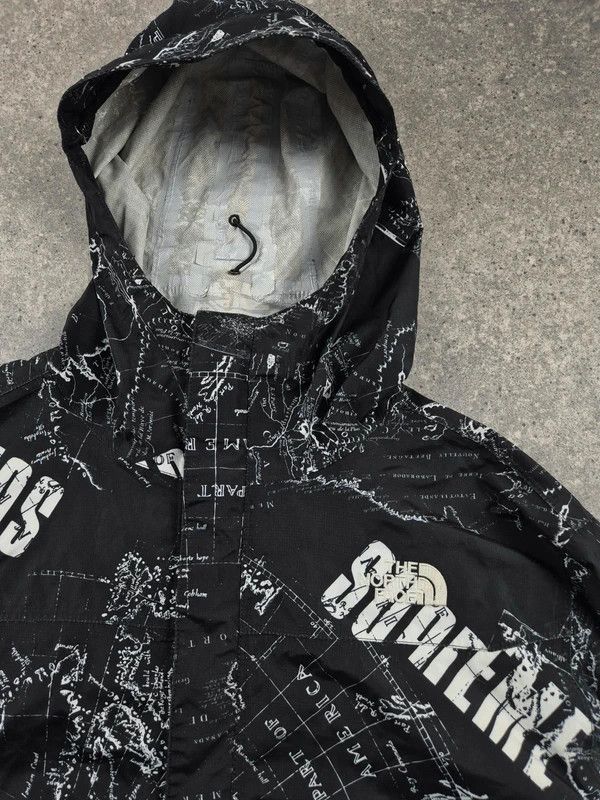 Supreme Supreme The North Face World Map Venture Jacket Size M Size US M / EU 48-50 / 2 - 3 Thumbnail
