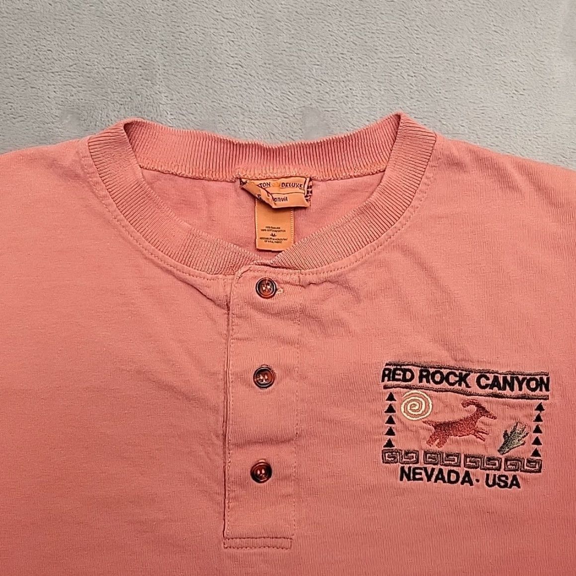 Vintage VINTAGE Pink Embroidered Henley Shirt Men M Nevada Rock Canyon TEE Size US M / EU 48-50 / 2 - 2 Thumbnail