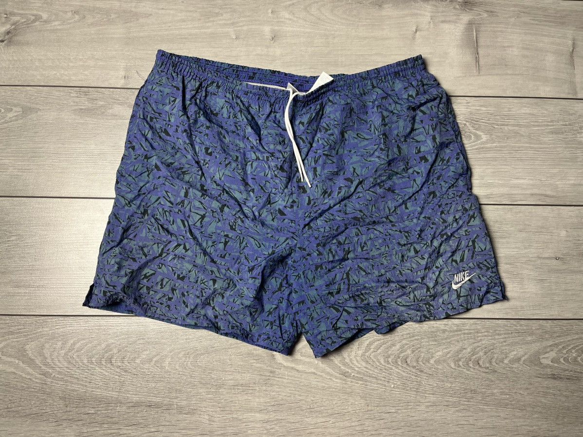 Nike Vintage Nike shorts printed size XLarge Size US 36 / EU 52 - 1 Thumbnail