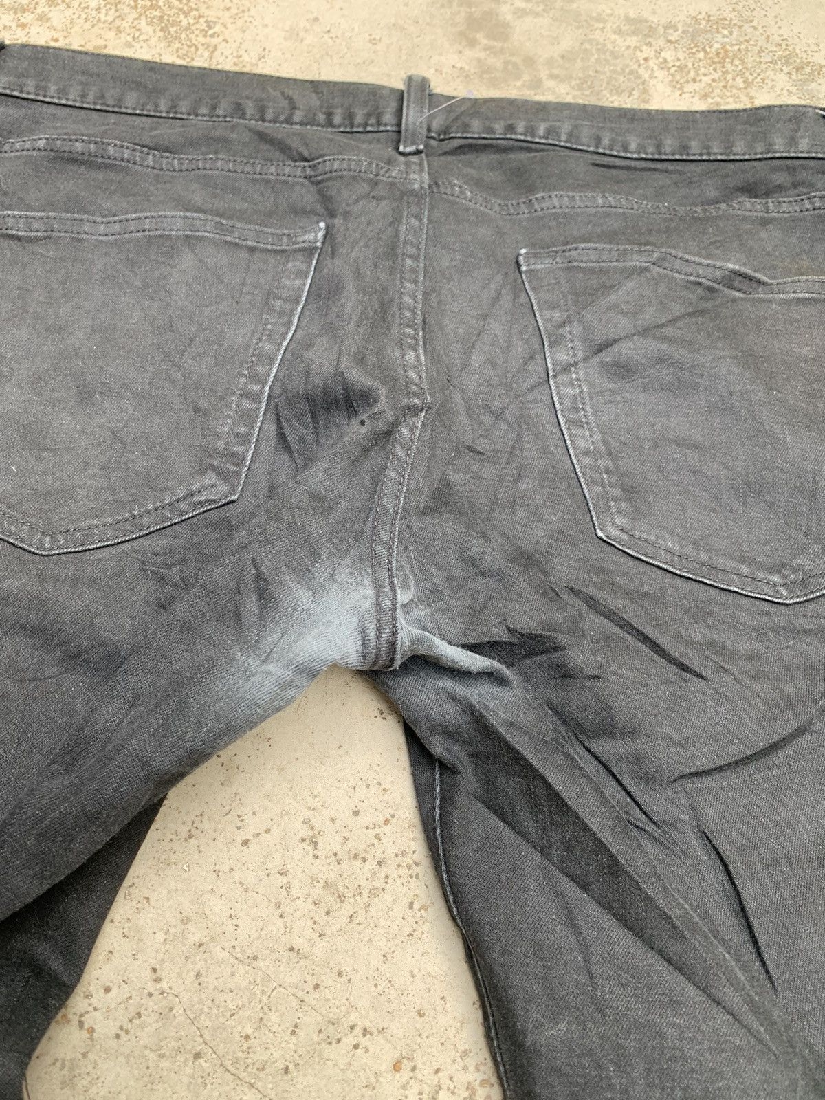 Japanese Brand Steals! Uniqlo Jeans Skinny Fit Tapered All Blacks Denim Size US 36 / EU 52 - 7 Thumbnail