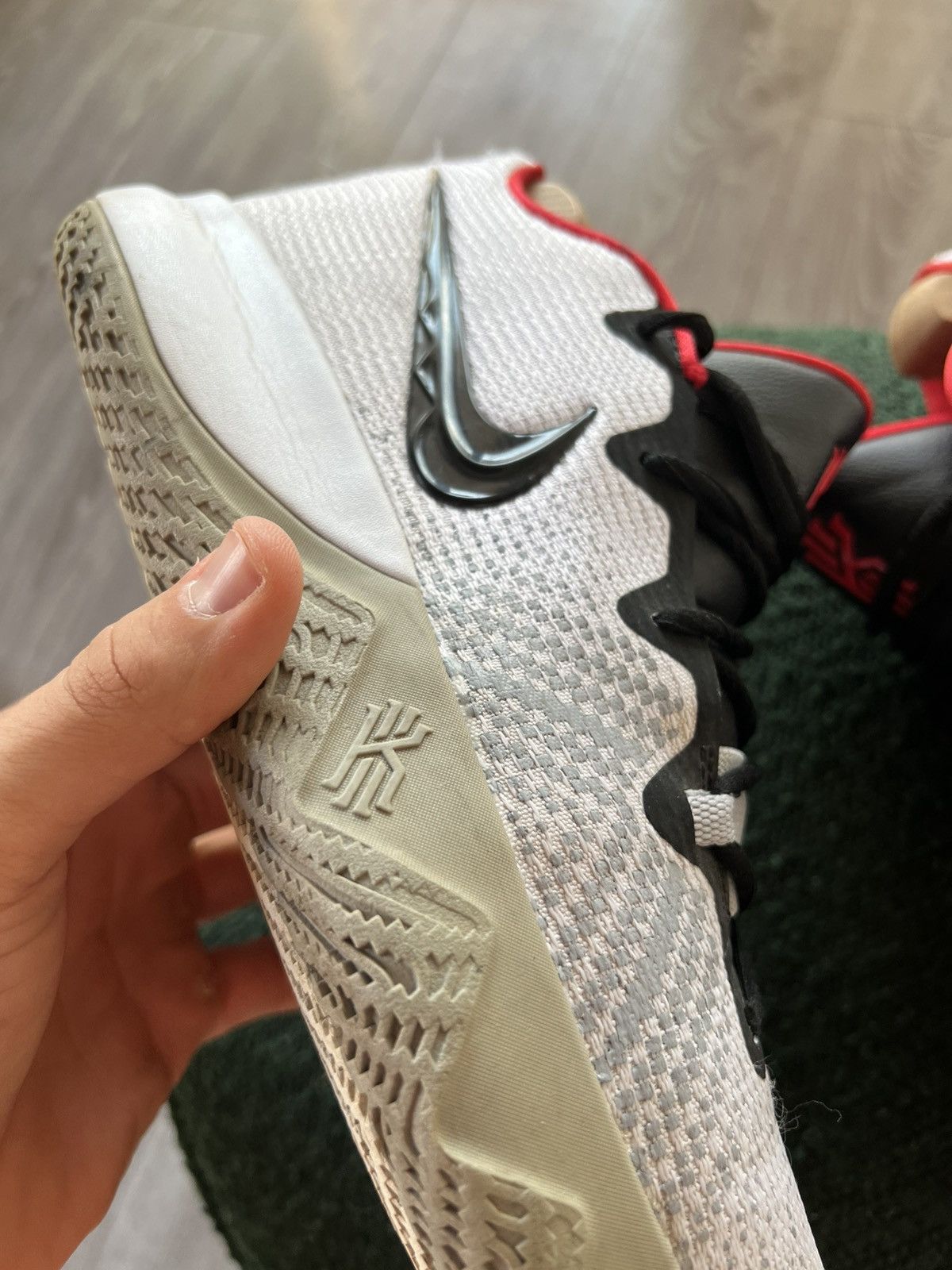 Nike Nike Kyrie Flytrap White/ Black/ Red Pro Basketball Sneakers Size US 10 / EU 43 - 16 Thumbnail