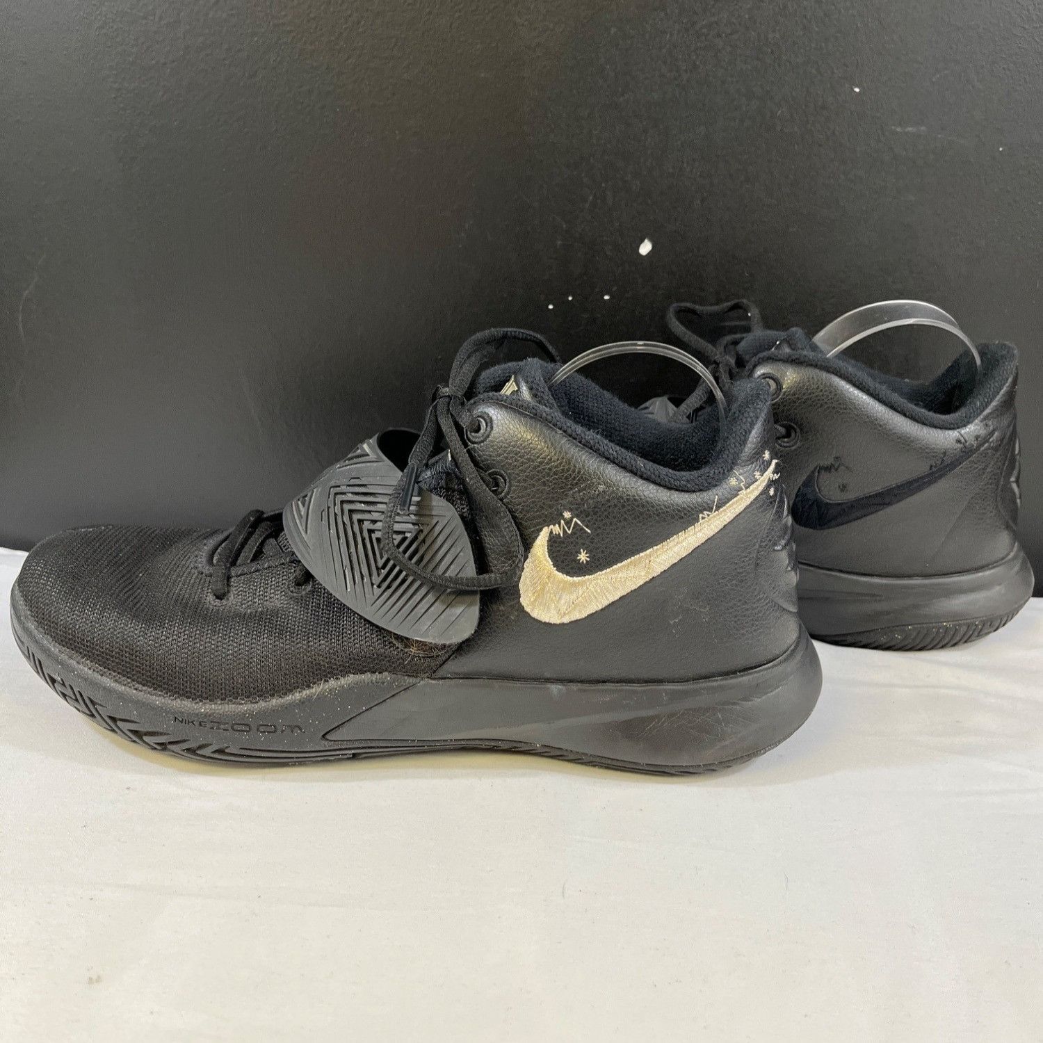 Nike Nike Kyrie Flytrap 3 Mens Black Mid Top Sneakers Size 12 SKU Size US 12 / EU 45 - 5 Thumbnail