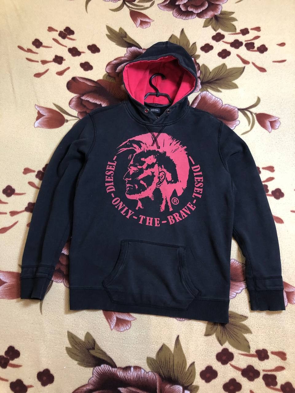 Diesel Vintage Diesel Graphic Design Logo Black and Red hoodie Size US S / EU 44-46 / 1 - 1 Thumbnail