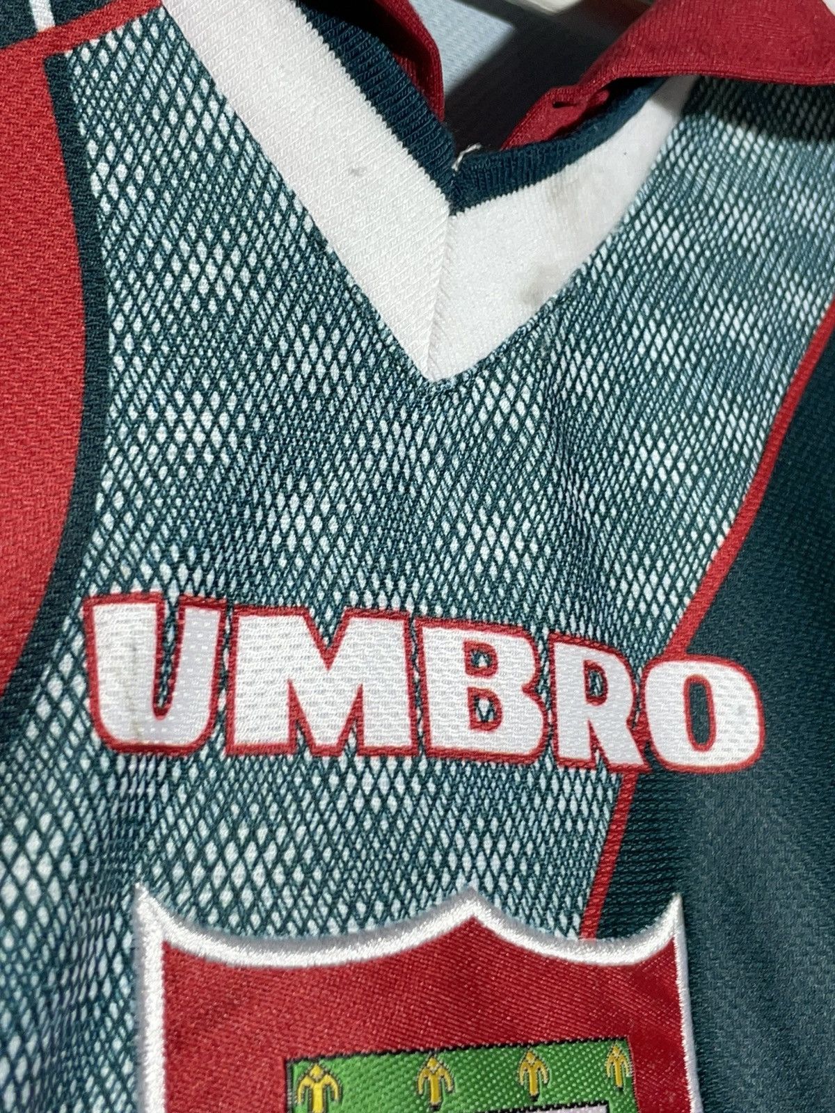 Umbro × Vintage National Team Wales Umbro 1994 Away Vintage Football Shirt Size US M / EU 48-50 / 2 - 6 Thumbnail