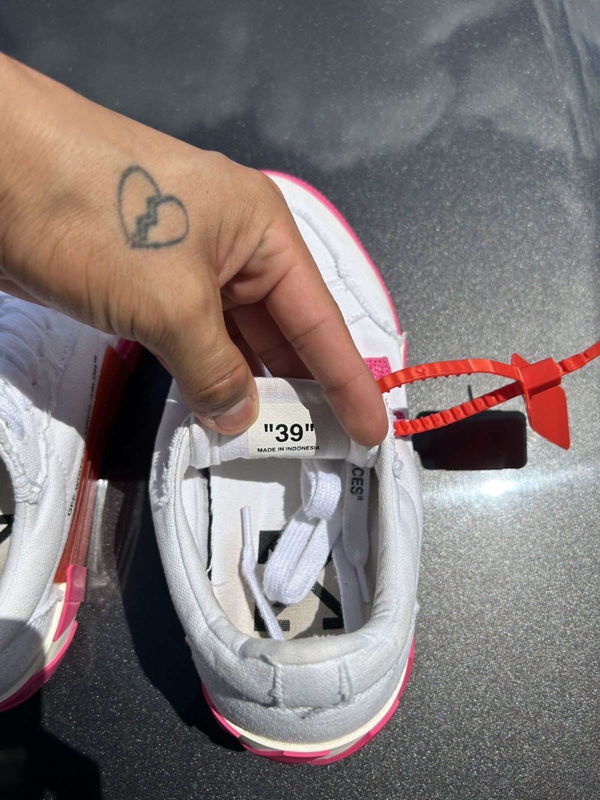 Off-White Off white vulcanized pink/white Size US 9 / IT 39 - 6 Thumbnail