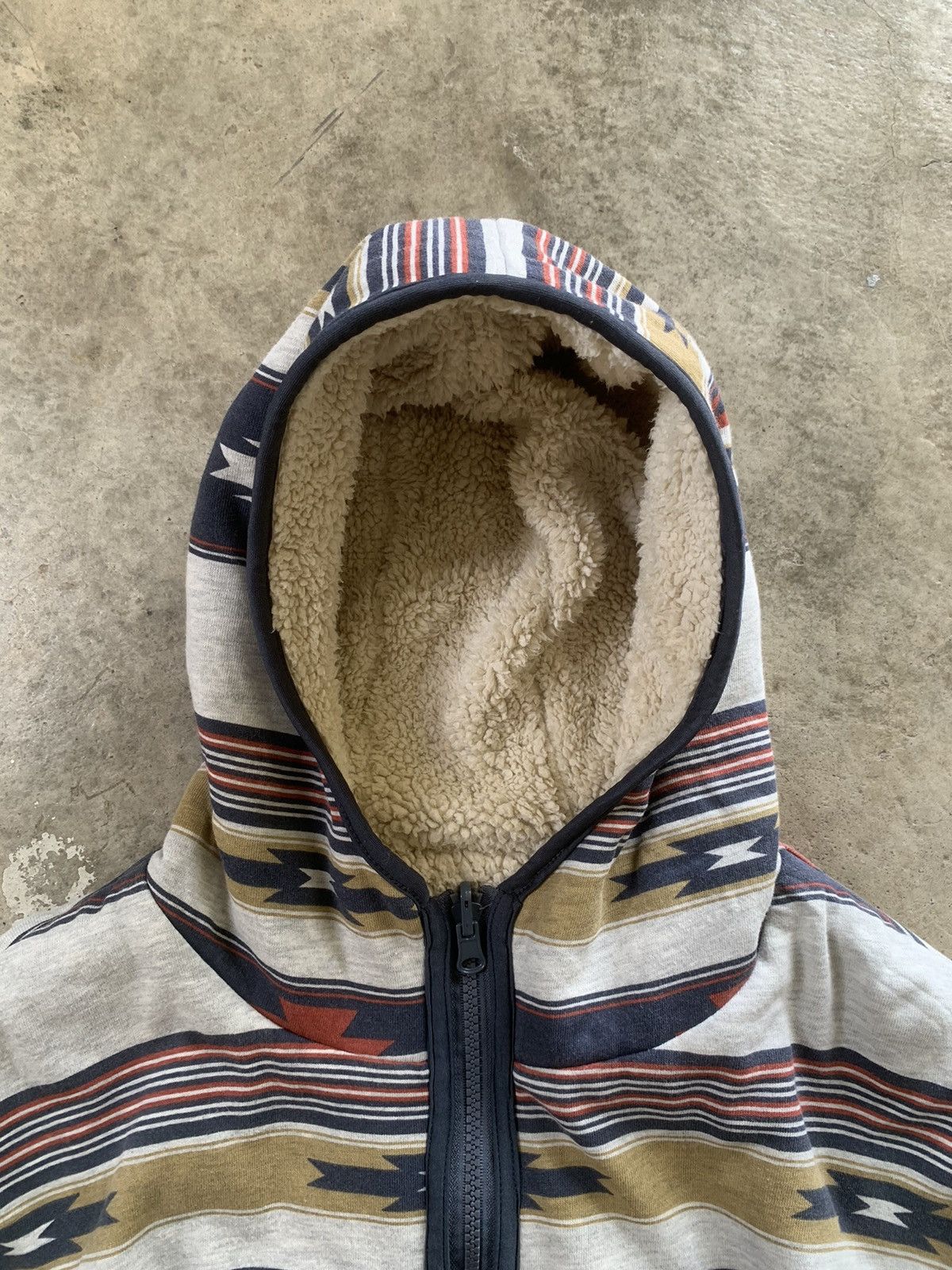 Japanese Brand rare 291295LABO reversible fleece/native design hoodie Size US L / EU 52-54 / 3 - 8 Thumbnail