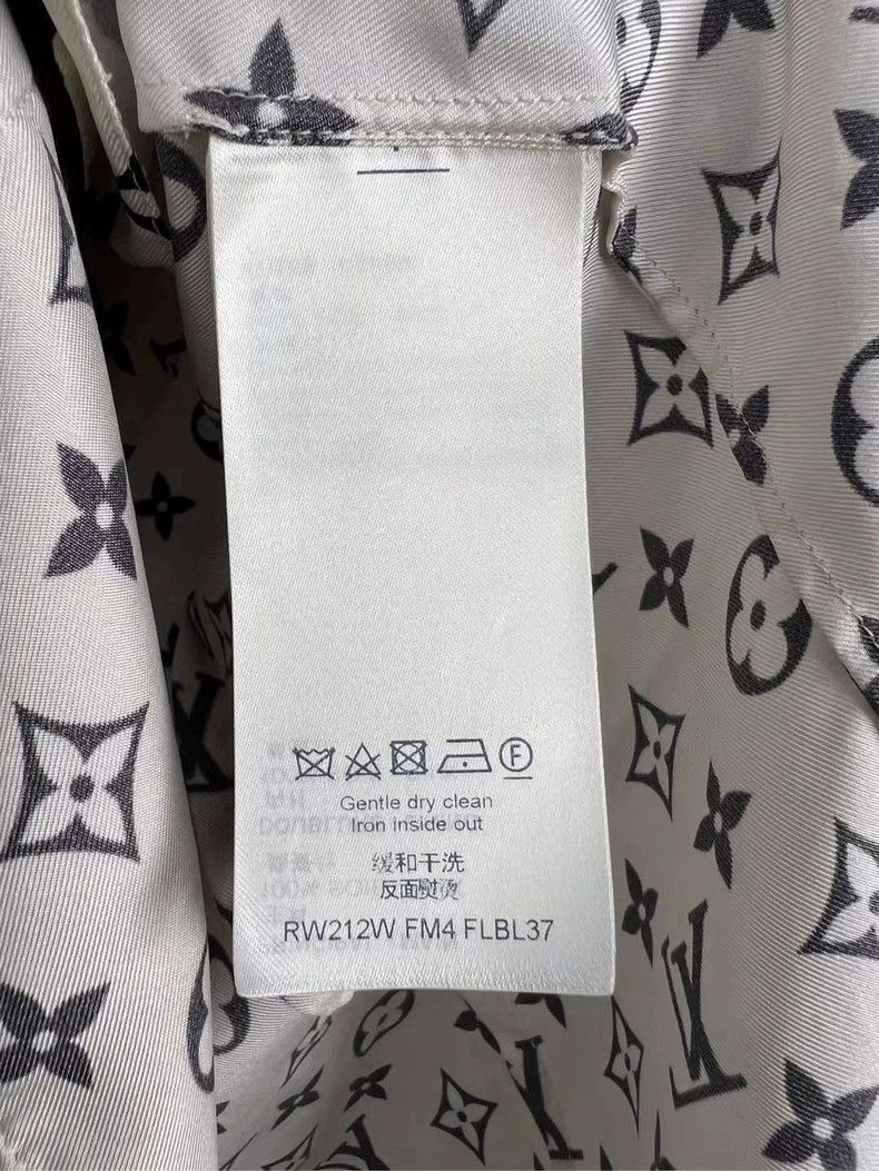 Louis Vuitton Louis Vuitton Silk shirt full of presbyopia shirt Size XS / US 0-2 / IT 36-38 - 4 Thumbnail