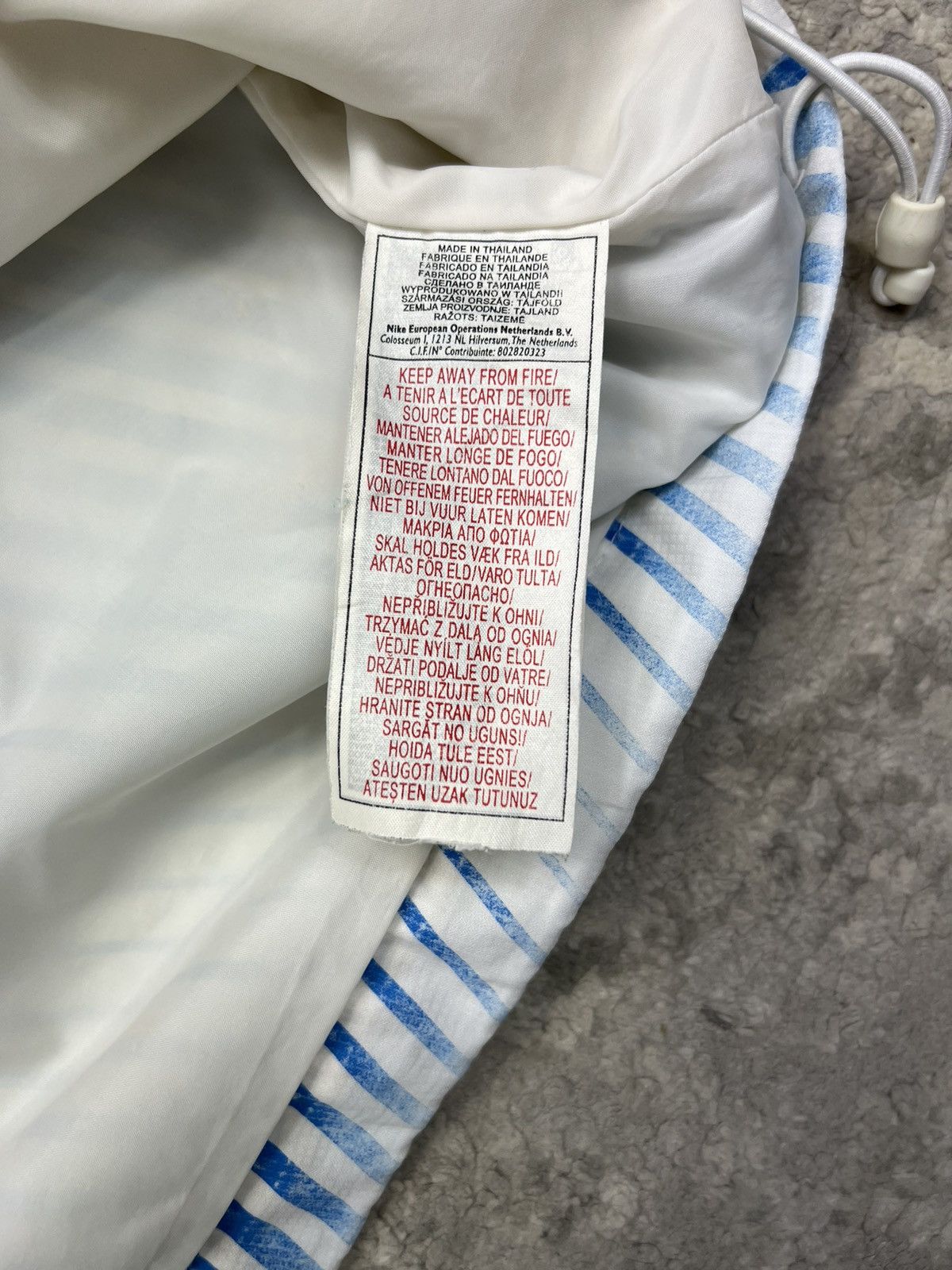 Nike RARE Nike TN Air Max Vintage Light Jacket Blue White Nylon Size US M / EU 48-50 / 2 - 3 Thumbnail