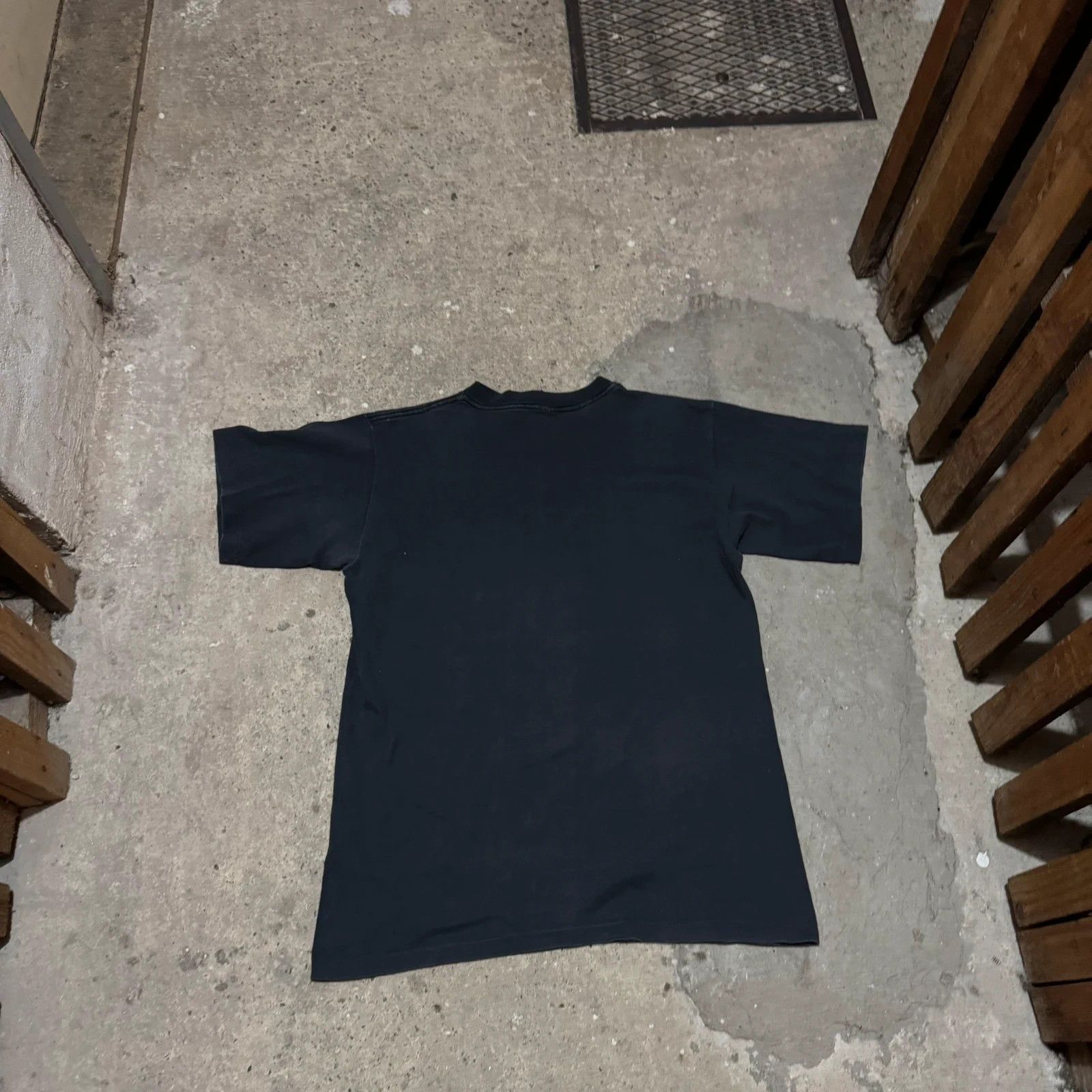 Band Tees Vintage 90s LA Lakers NBA Magic Johnson T-shirt Size US M / EU 48-50 / 2 - 2 Thumbnail