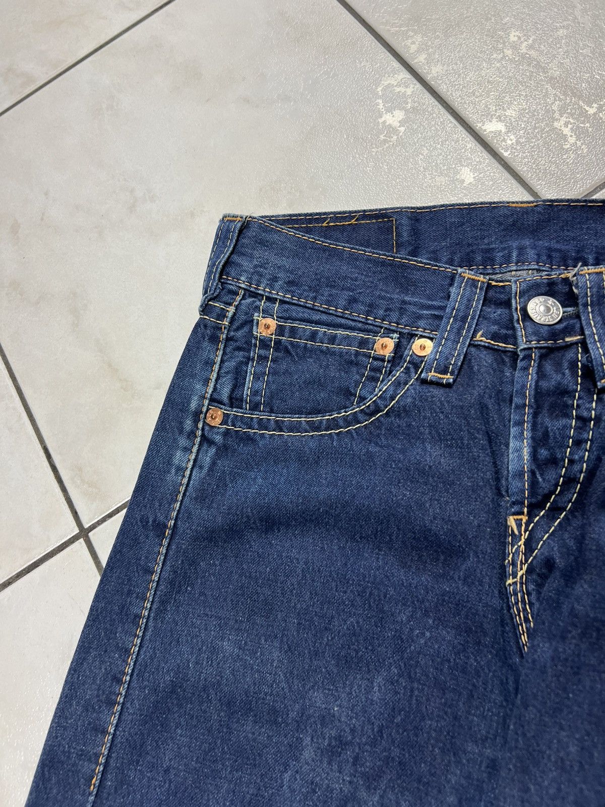 Levi's Vintage Levi’s 907 flared navy denim y2k jeans pants bootcut Size US 29 - 7 Thumbnail