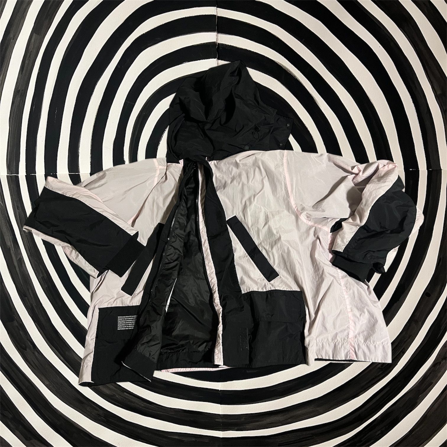 Colmar Colmar A.G.E. x Shayne Oliver Reversible windbreaker FW18 Size US XL / EU 56 / 4 - 2 Thumbnail