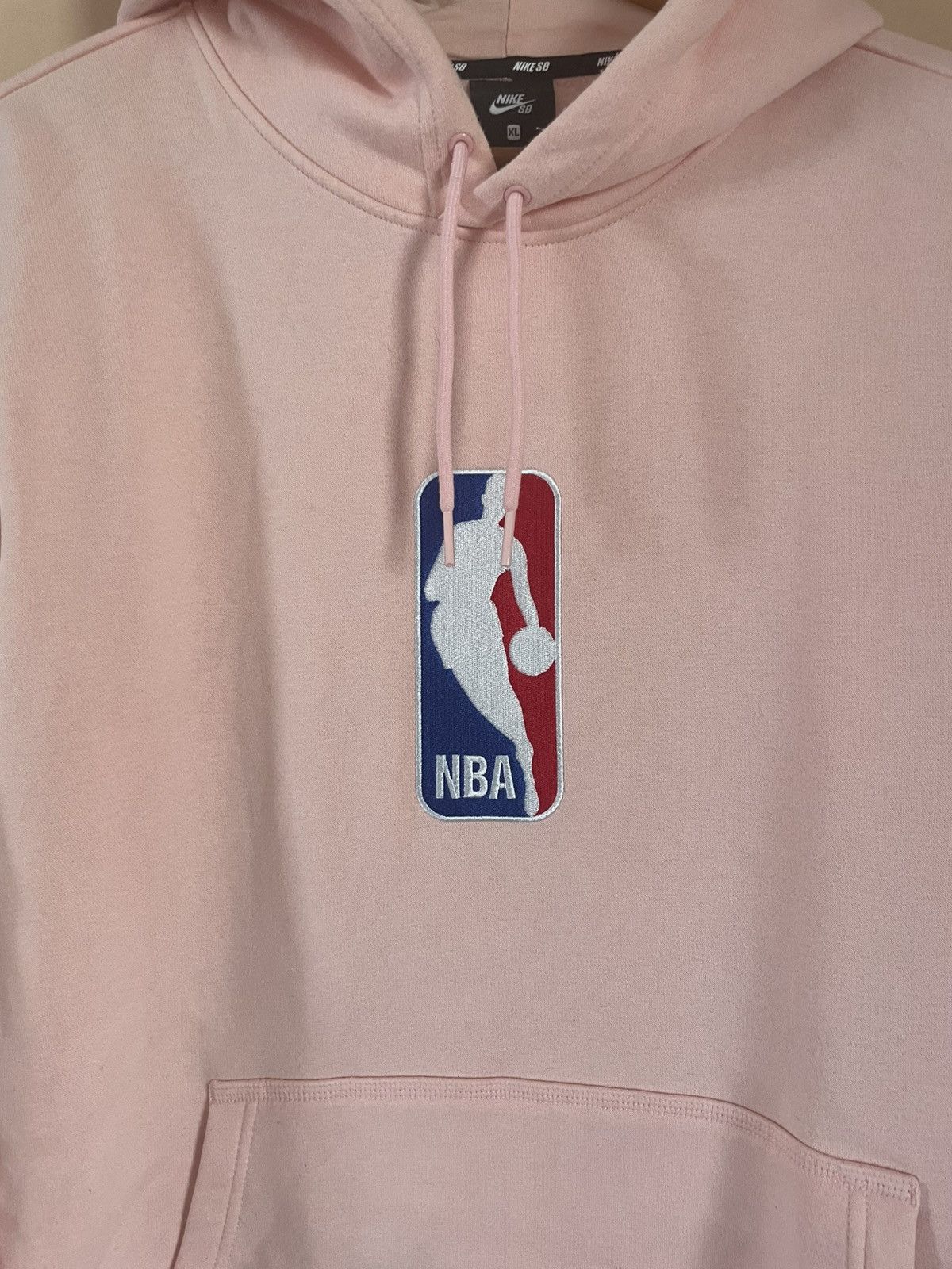 Nike SB NBA X Nike SB Pink logo hoodie Size US XL / EU 56 / 4 - 5 Thumbnail
