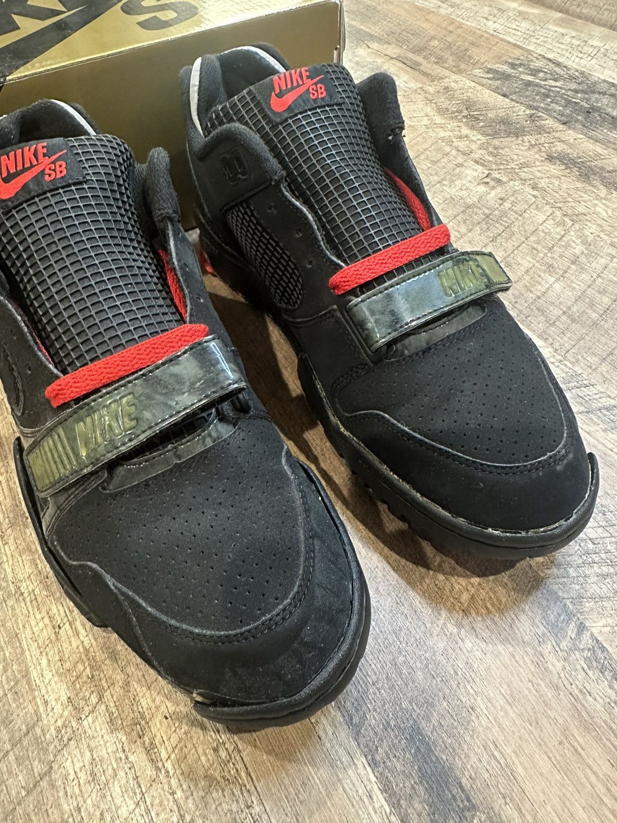 Nike × Supreme RARE 2007 Nike Air Trainer 2 SB Supreme Black Project Shoes Size US 10 / EU 43 - 3 Thumbnail